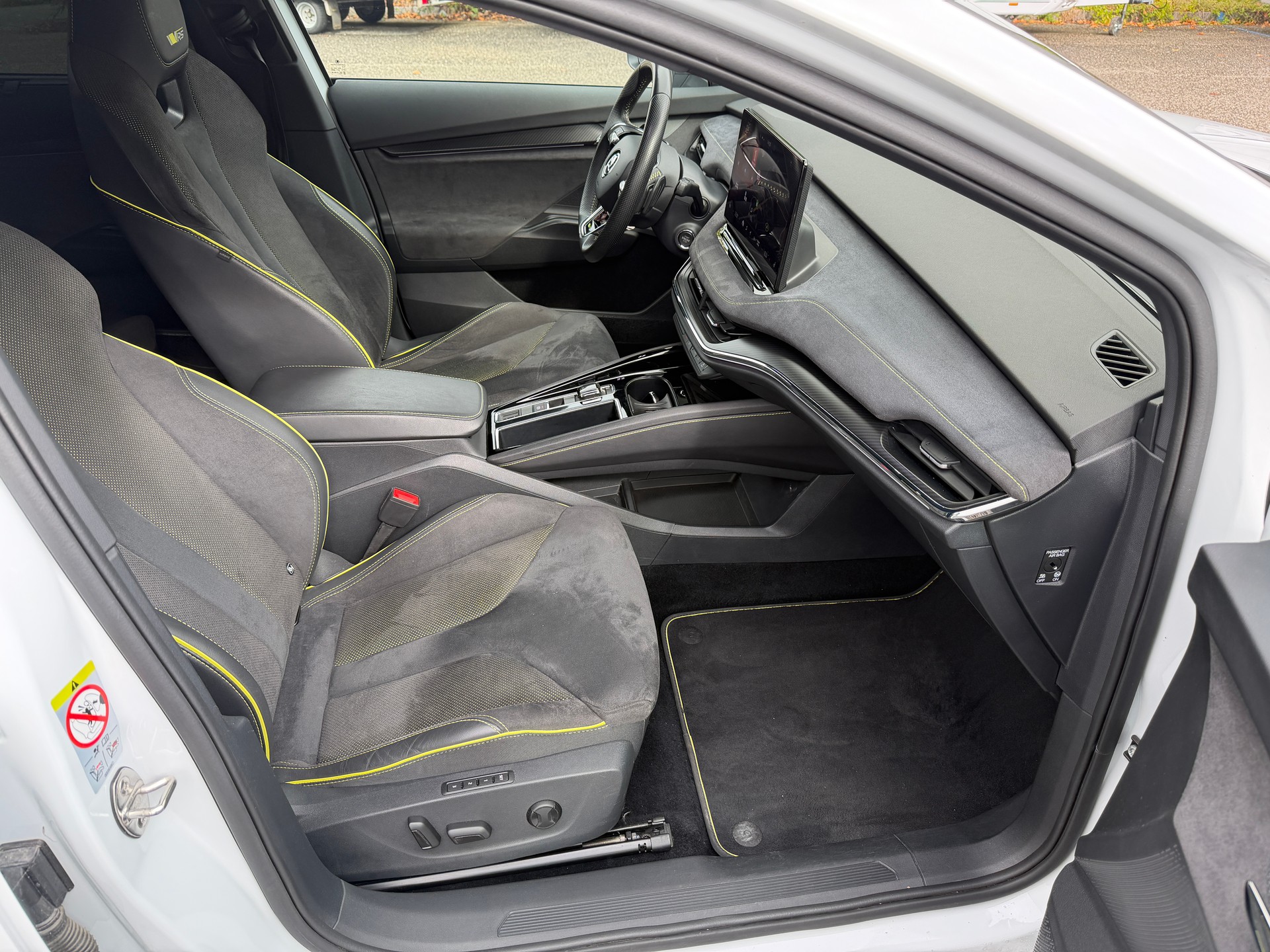 SKODA Enyaq Coupé RS iV 80 4x4-image-15