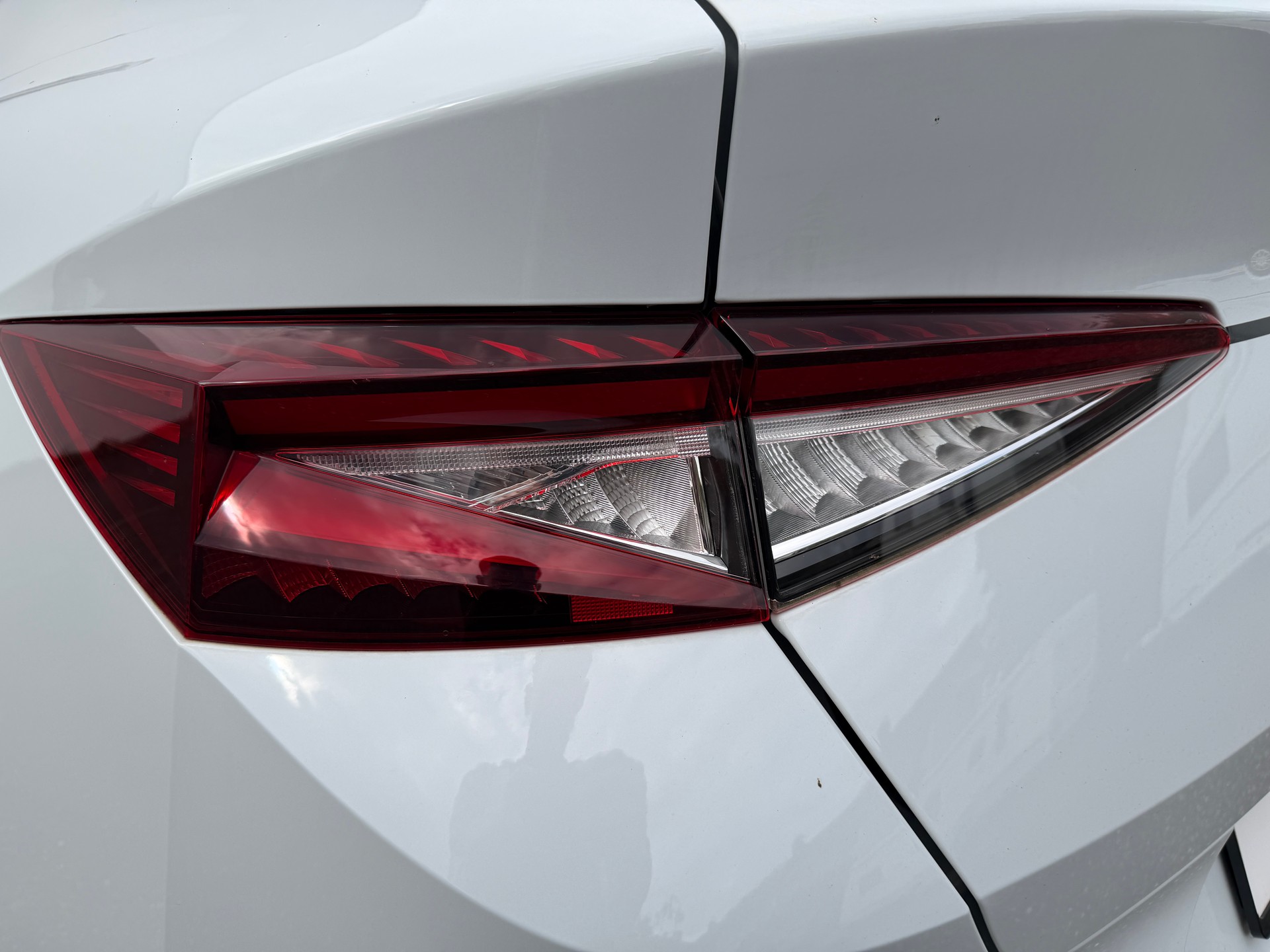 SKODA Enyaq Coupé RS iV 80 4x4-image-11