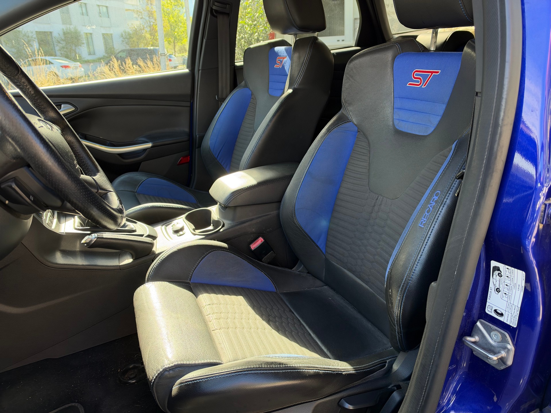 FORD Focus 2.0 SCTi ST-3-image-10