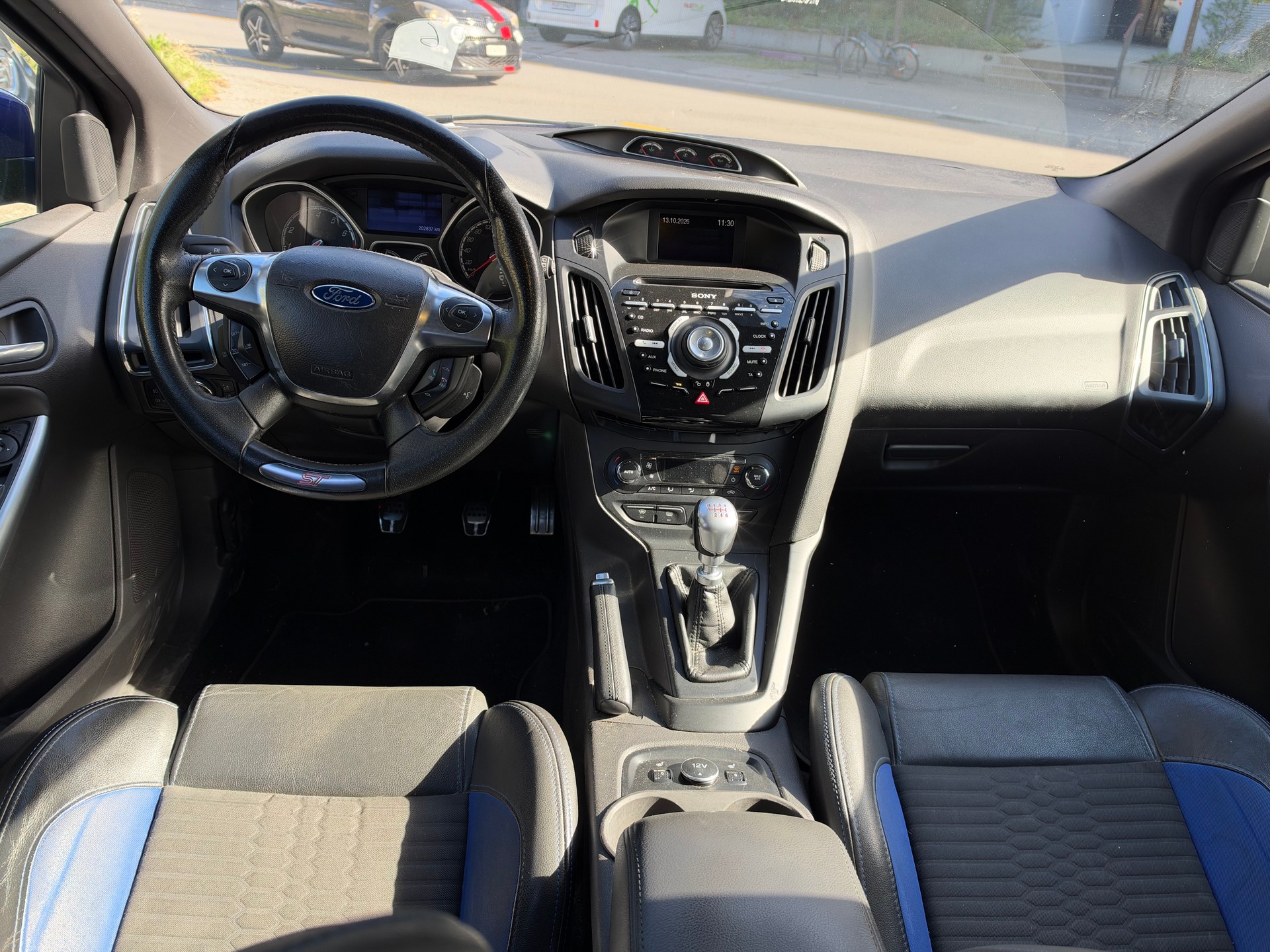 FORD Focus 2.0 SCTi ST-3-image-8