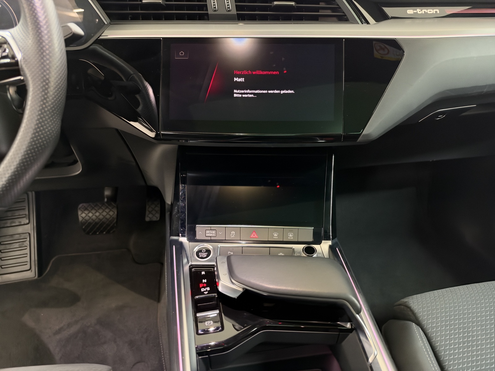 AUDI e-tron 55 Sportback Advanced Black Edition quattro-image-10