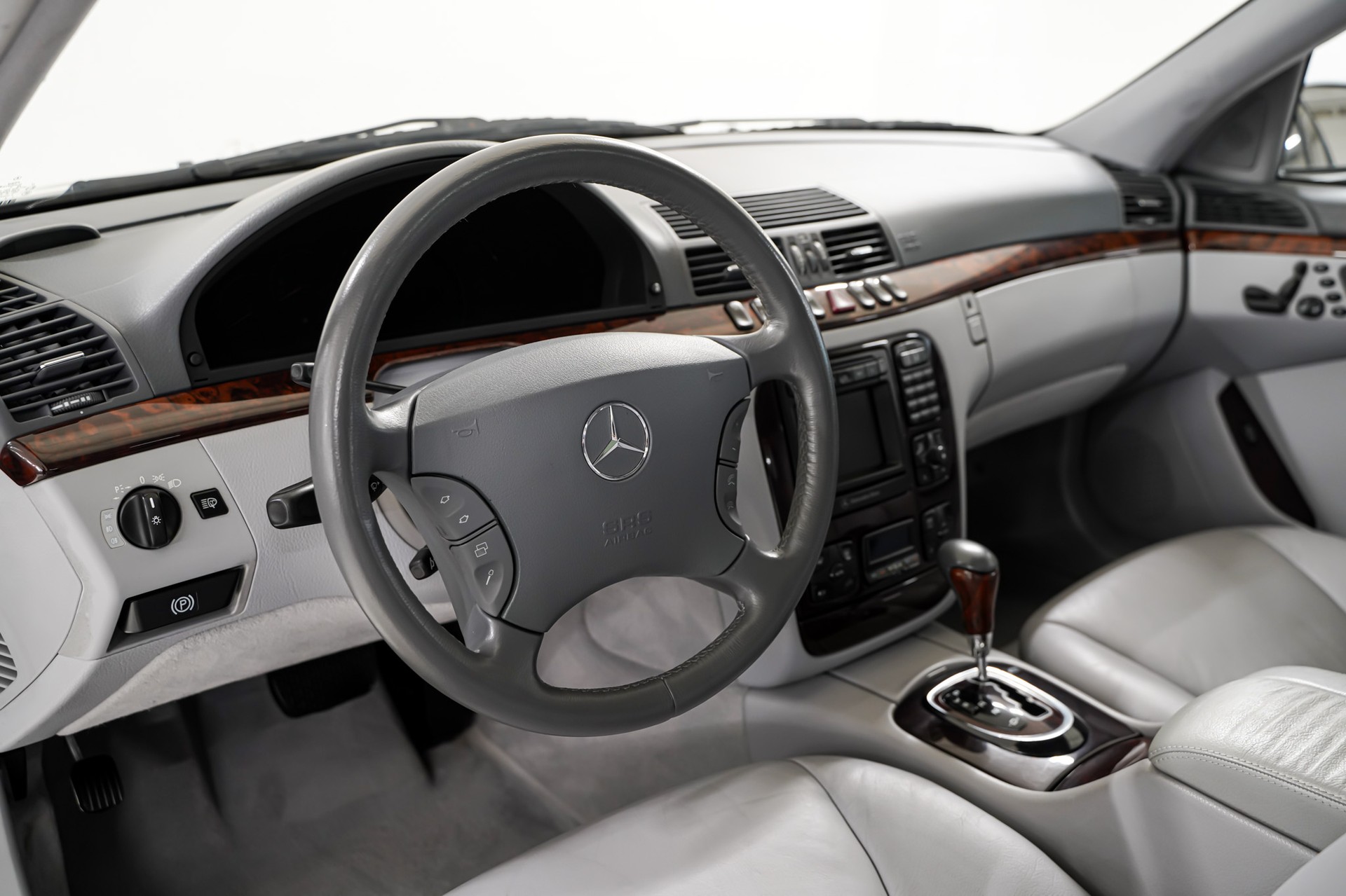 MERCEDES-BENZ S 500-image-10