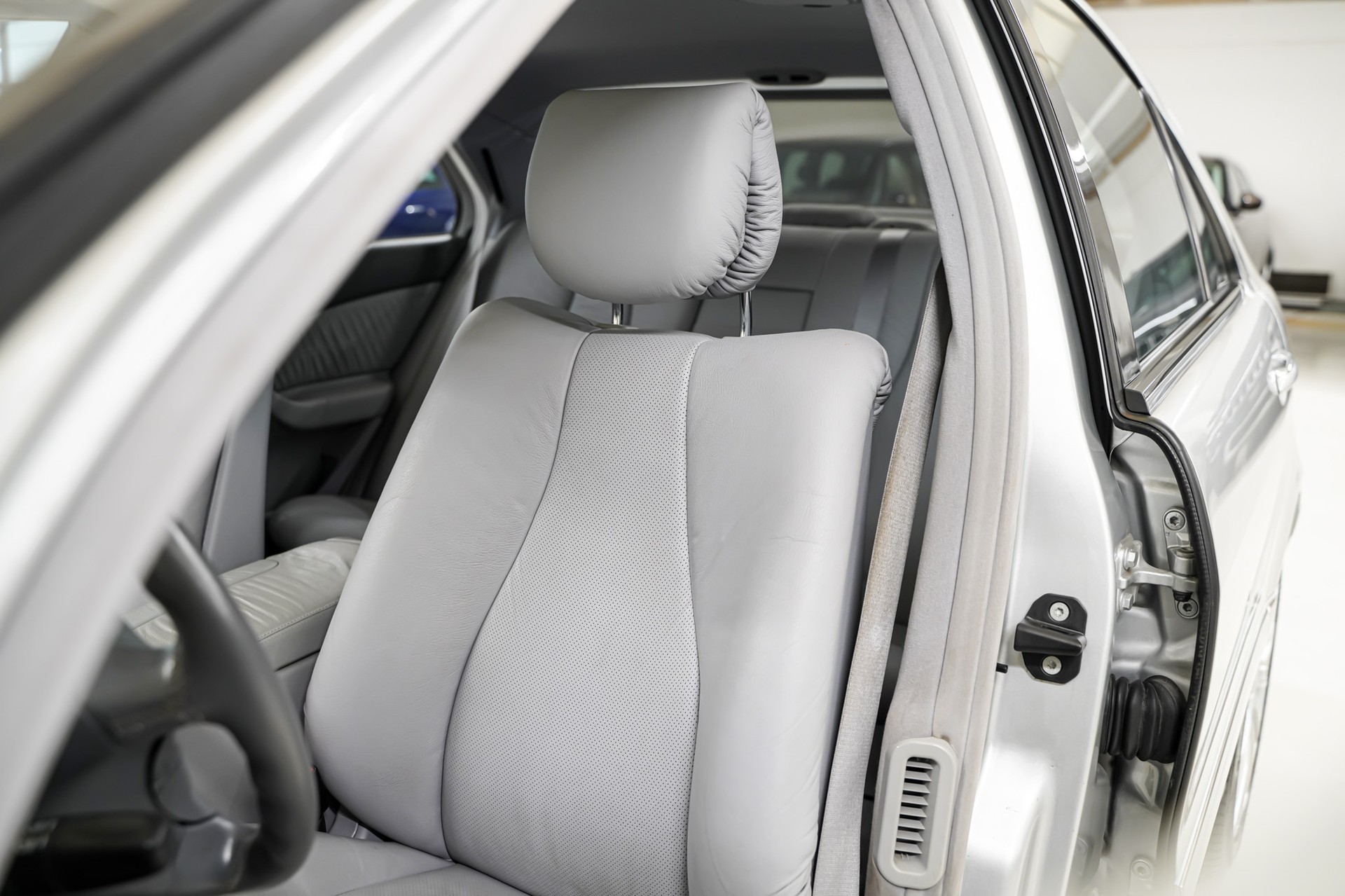 MERCEDES-BENZ S 500-image-12