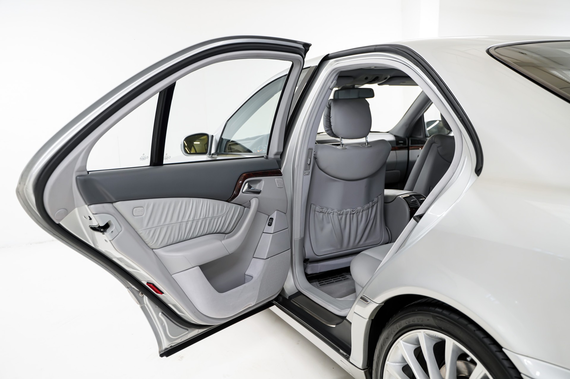 MERCEDES-BENZ S 500-image-13
