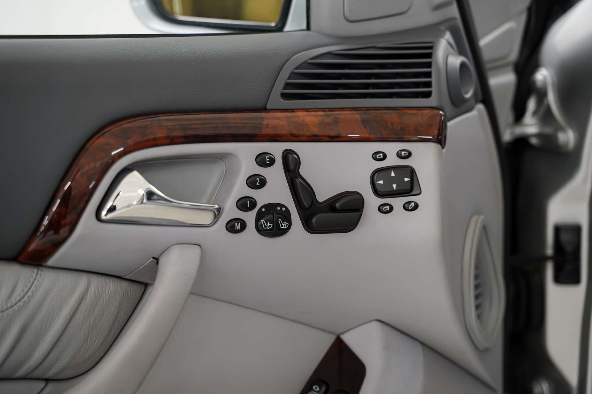 MERCEDES-BENZ S 500-image-8