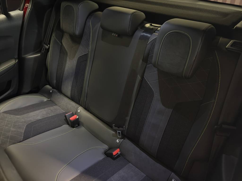 PEUGEOT 208 1.2 PureTech GT Pack EAT8-image-7
