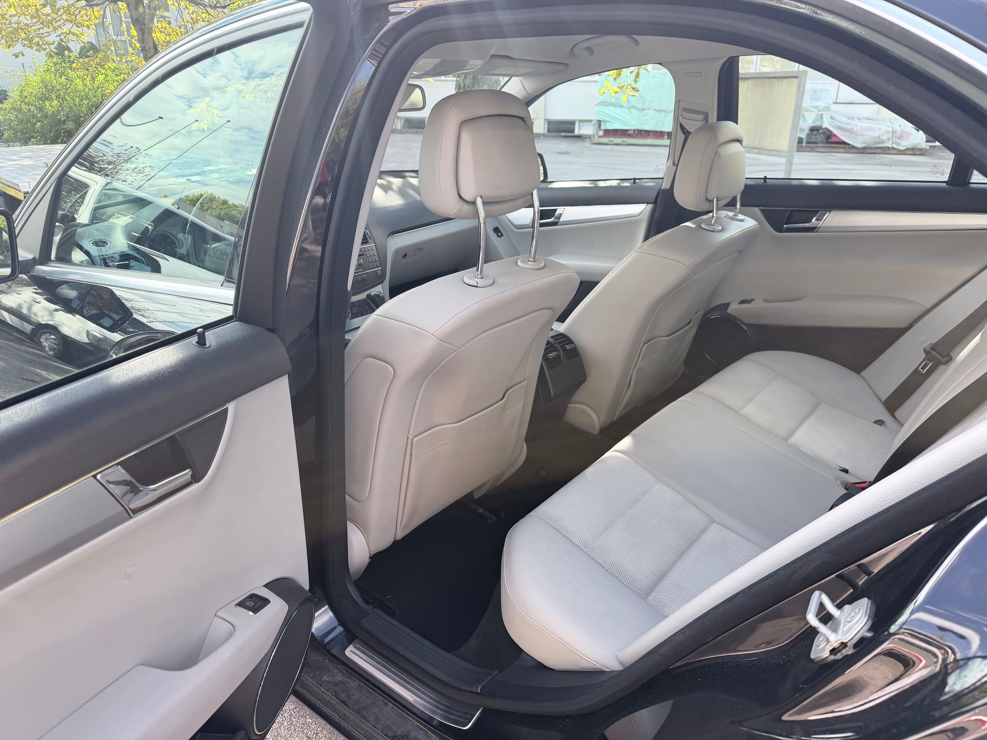 MERCEDES-BENZ C 220 CDI Avantgarde Automatic-image-7