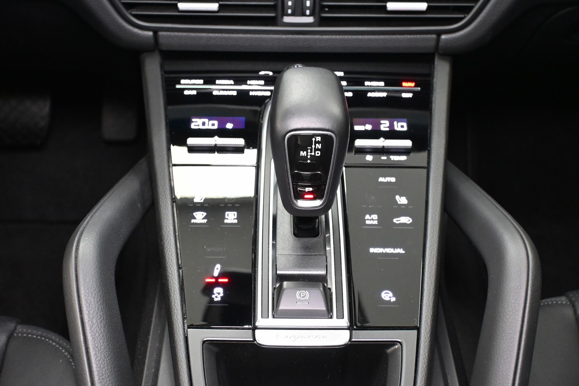 PORSCHE 3.0 V6 E-Hybrid-image-3