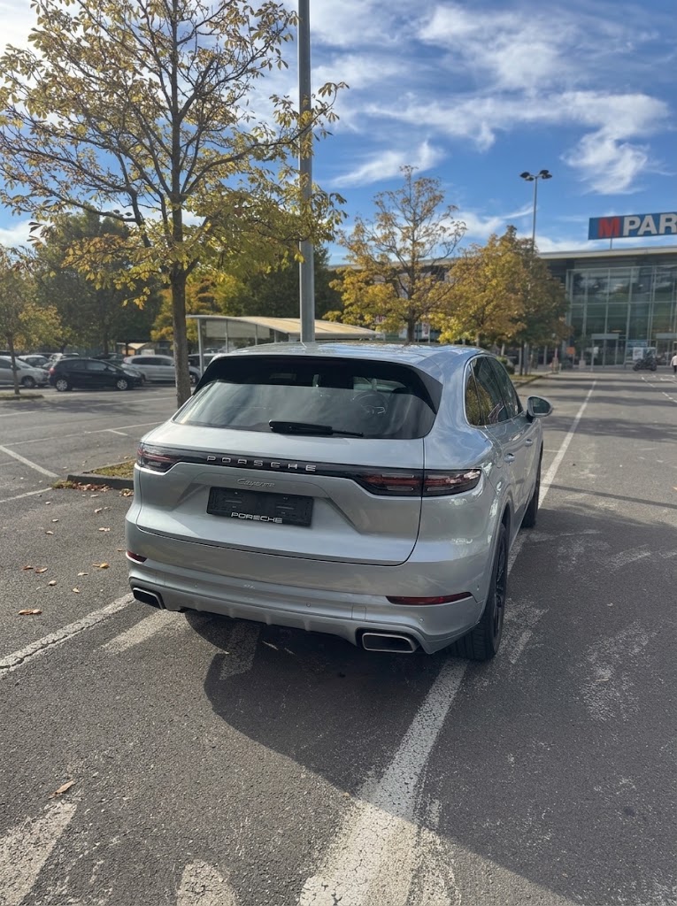 PORSCHE 3.0 V6 E-Hybrid-image-1
