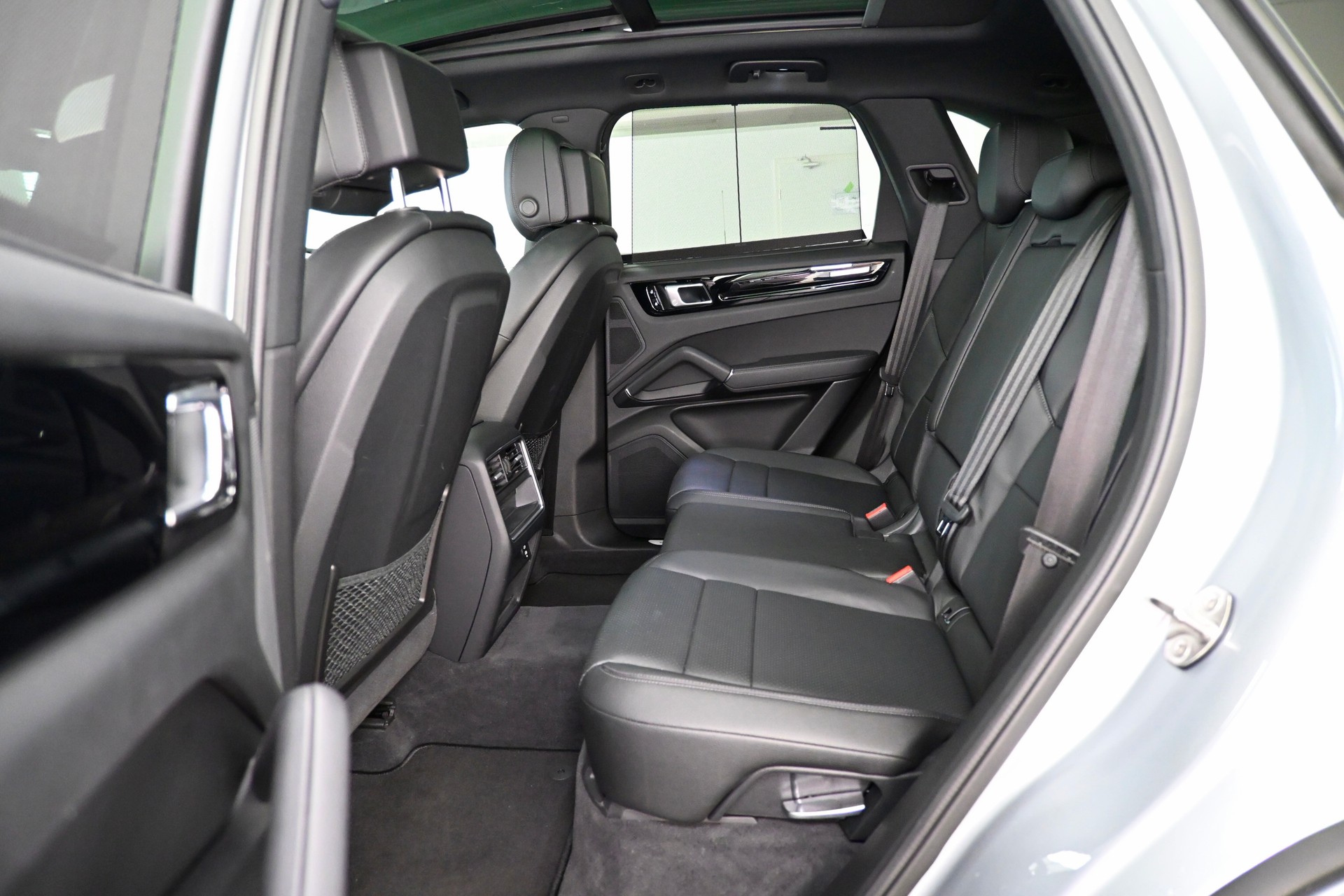 PORSCHE 3.0 V6 E-Hybrid-image-4