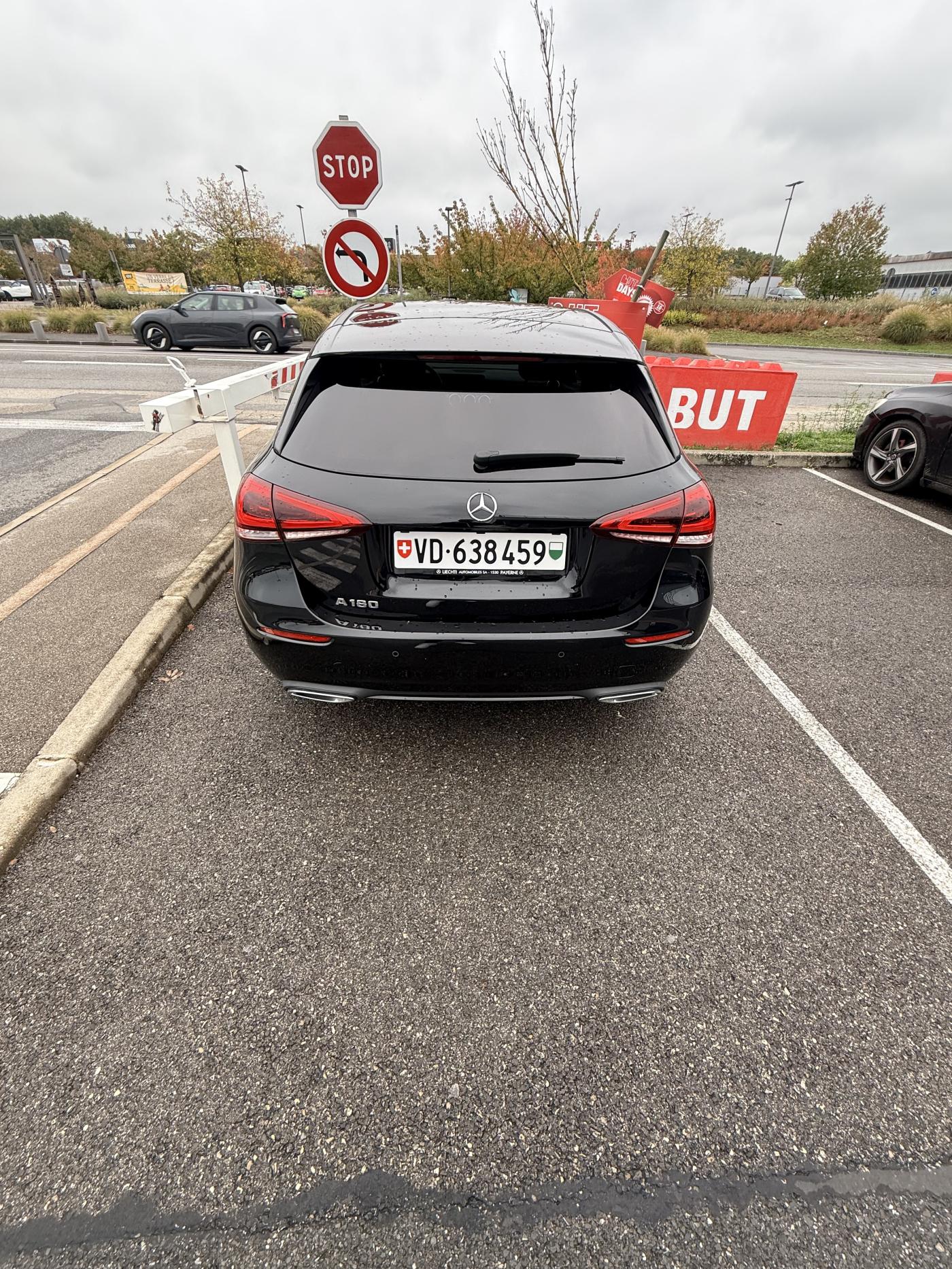 MERCEDES-BENZ A 180 Progressive 7G-DCT-image-7