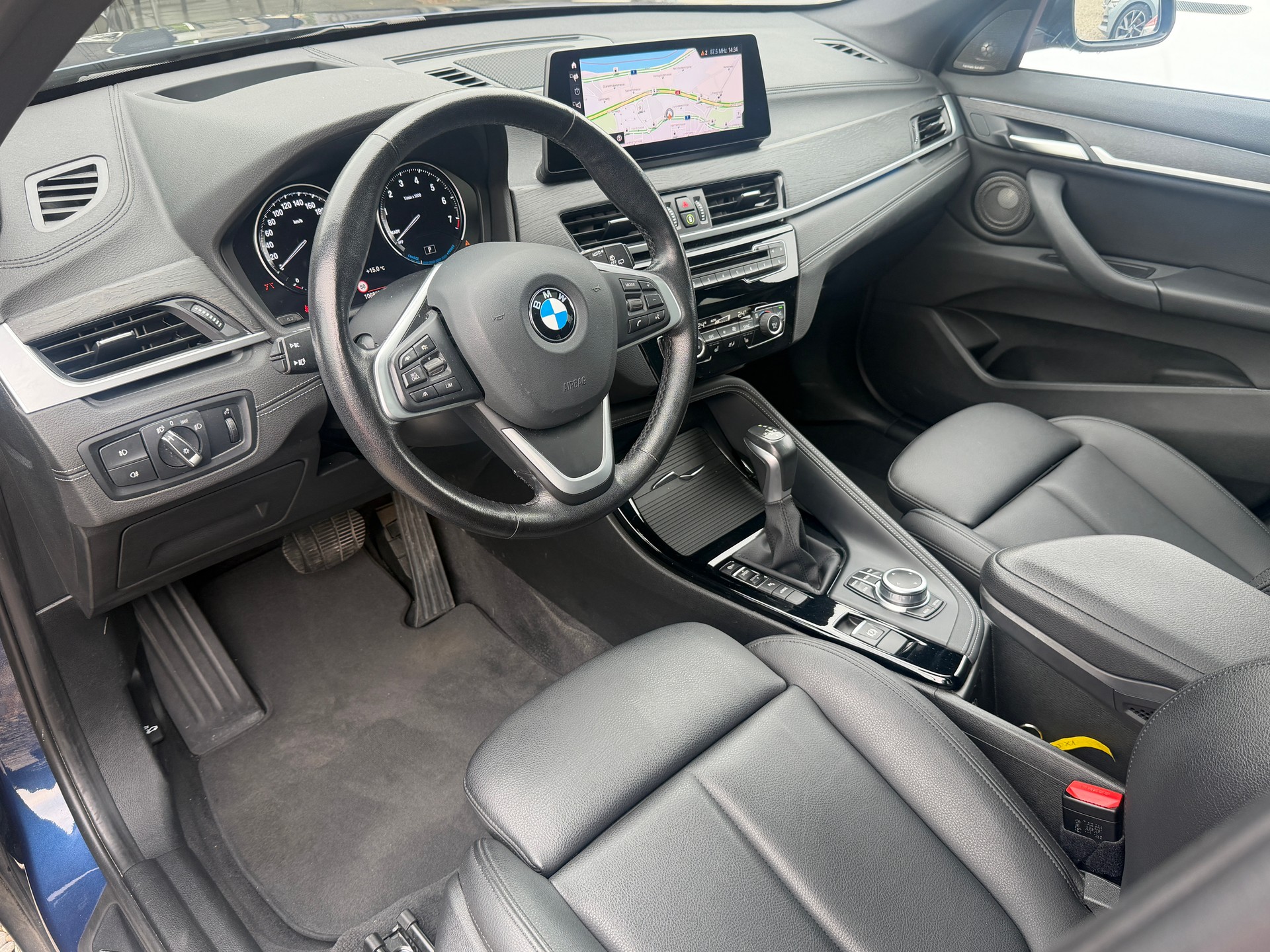 BMW X1 xDrive 25e Sport Line Steptronic-image-1