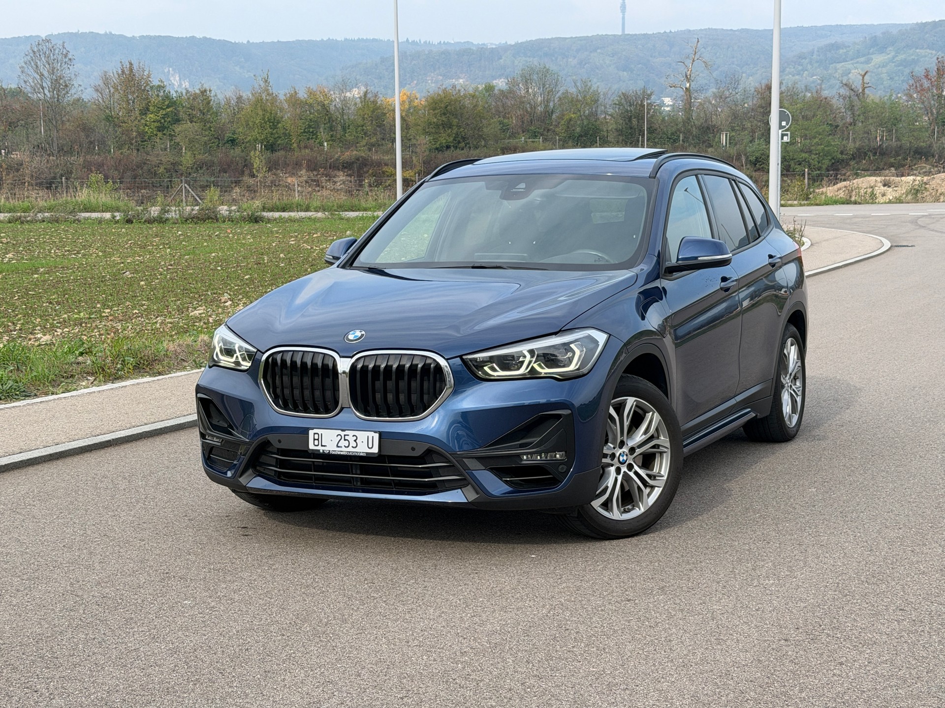 BMW X1 xDrive 25e Sport Line Steptronic-image-0