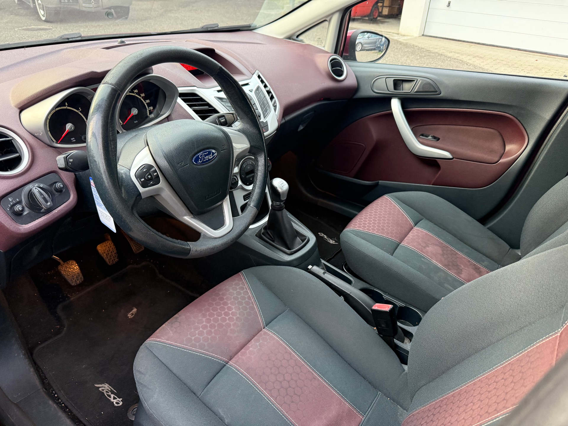 FORD Fiesta 1.25 16V Ambiente-image-6