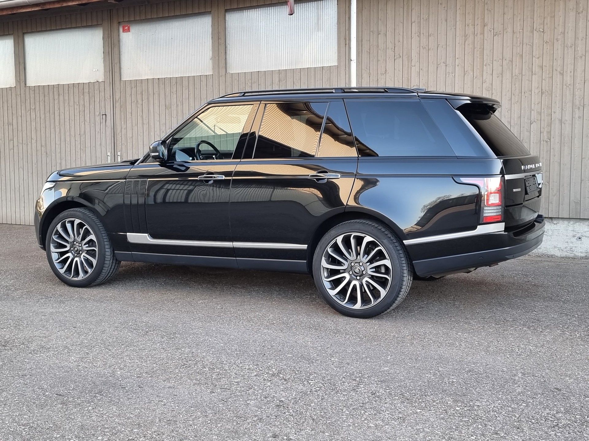 LAND ROVER Range Rover 4.4 TDV8 Autobiography Black Automatic-image-0