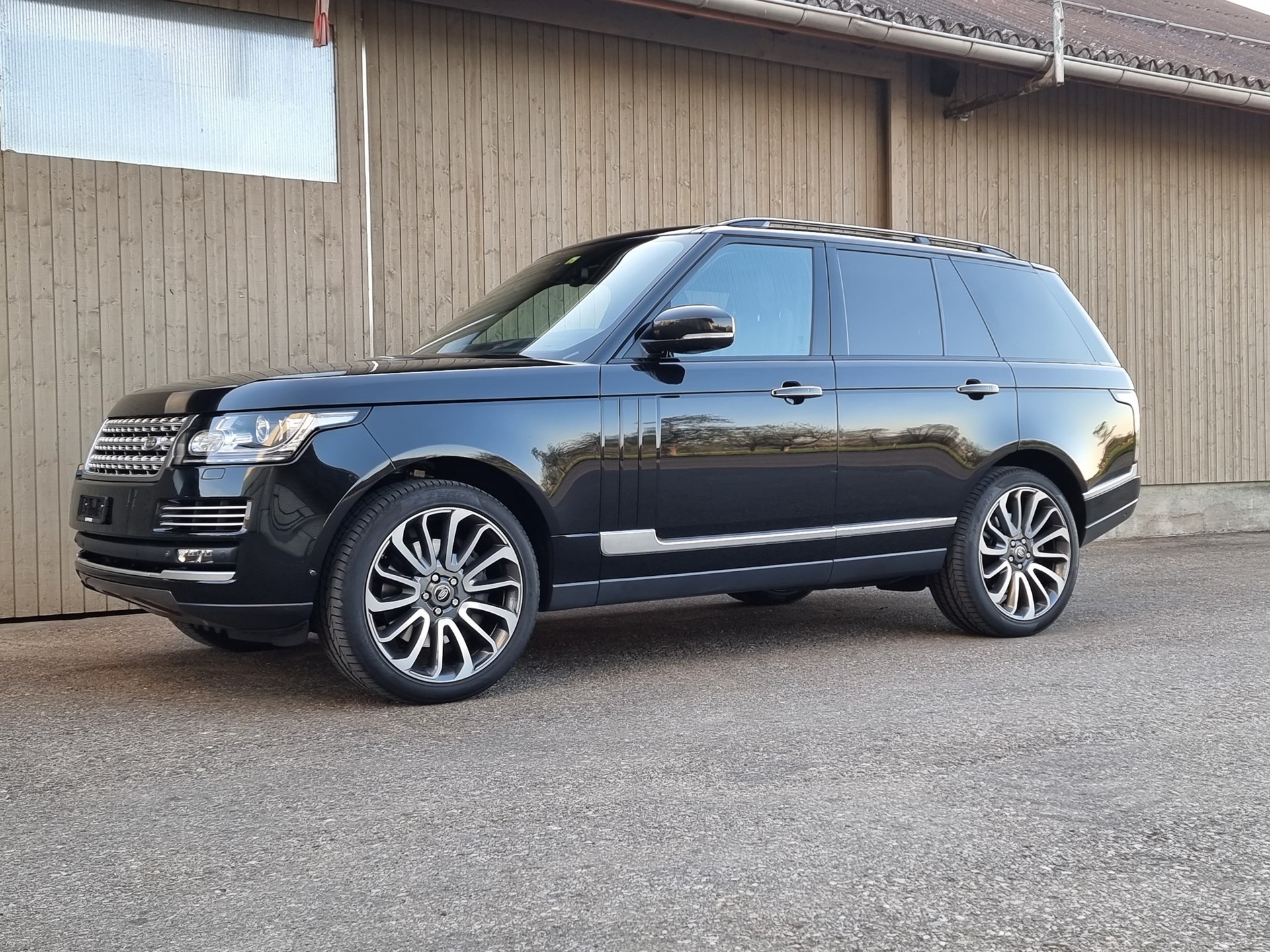 LAND ROVER Range Rover 4.4 TDV8 Autobiography Black Automatic-image-1