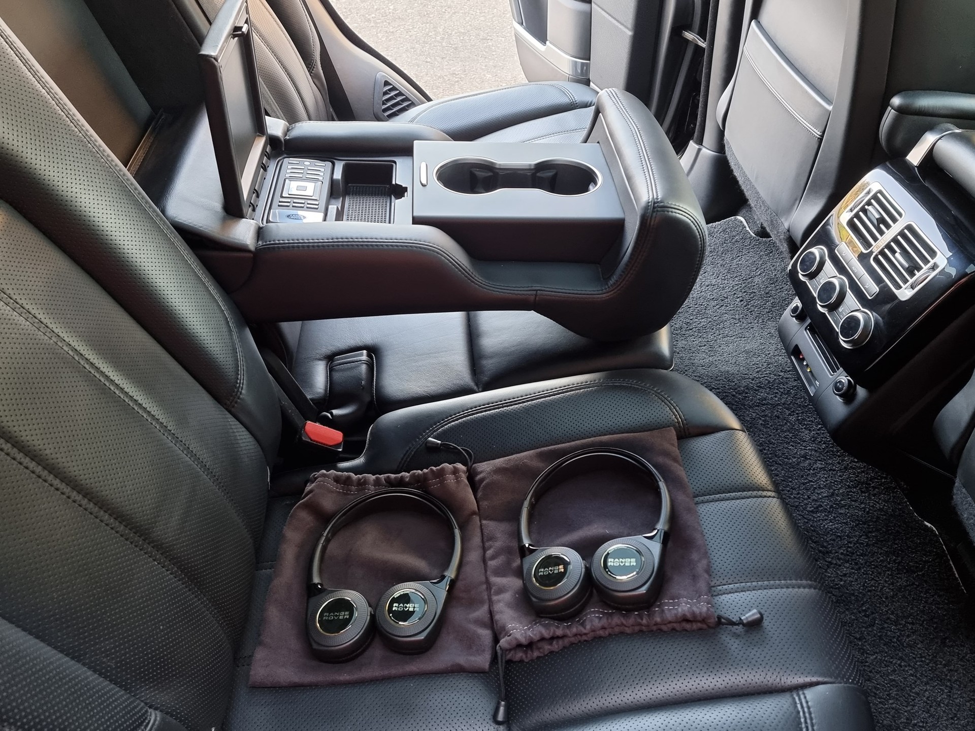 LAND ROVER Range Rover 4.4 TDV8 Autobiography Black Automatic-image-7