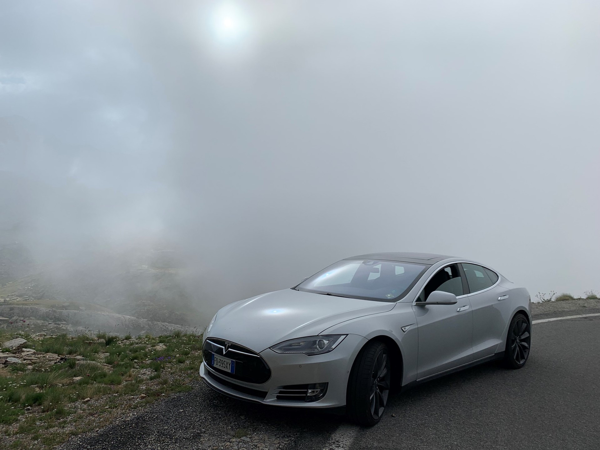 TESLA Model S P90D Supercharger gratis-image-2