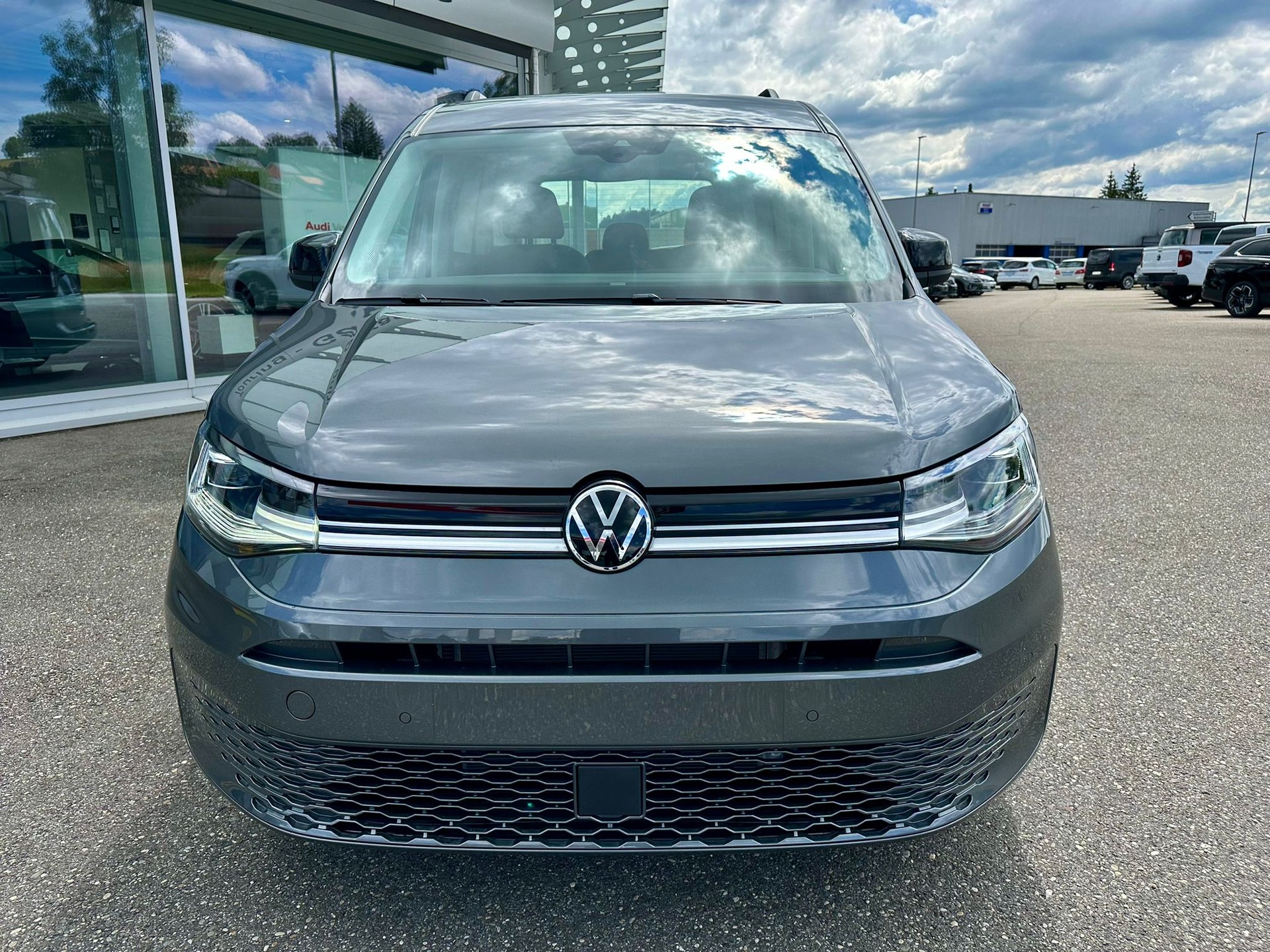 VW Caddy 1.5 TSI Life DSG-image-9