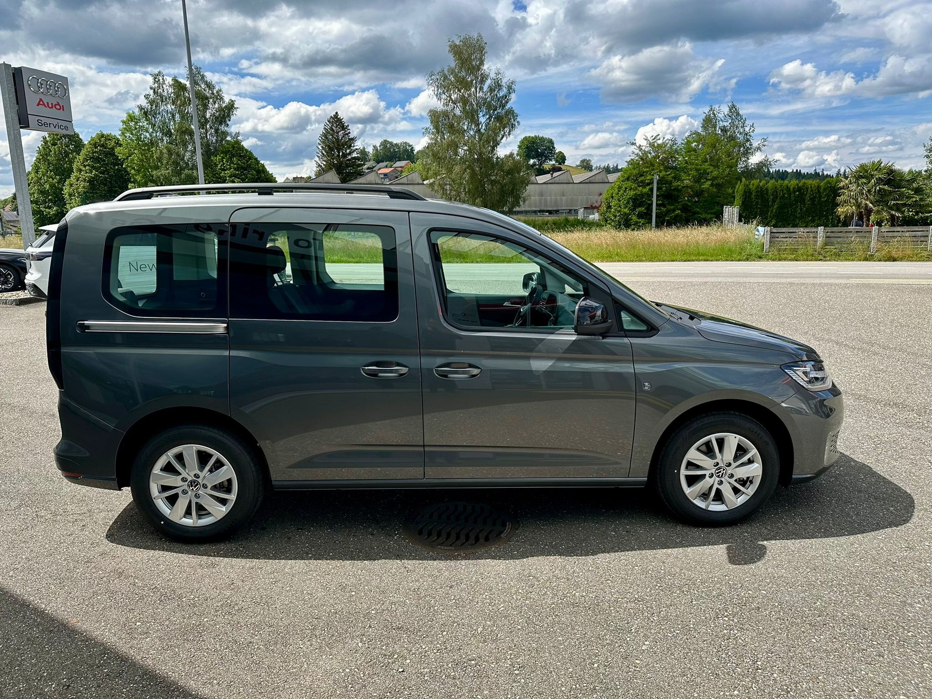 VW Caddy 1.5 TSI Life DSG-image-6