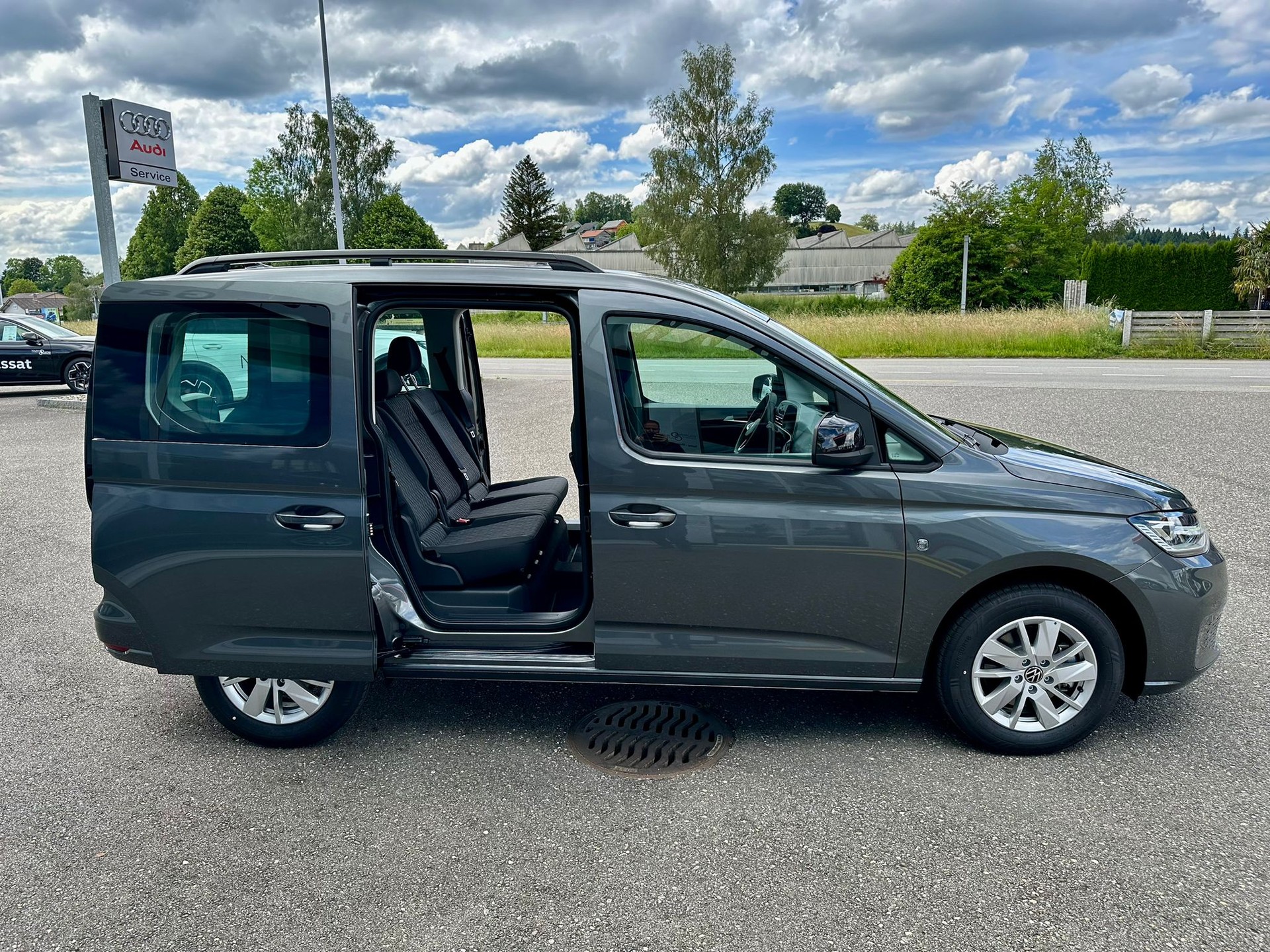 VW Caddy 1.5 TSI Life DSG-image-7