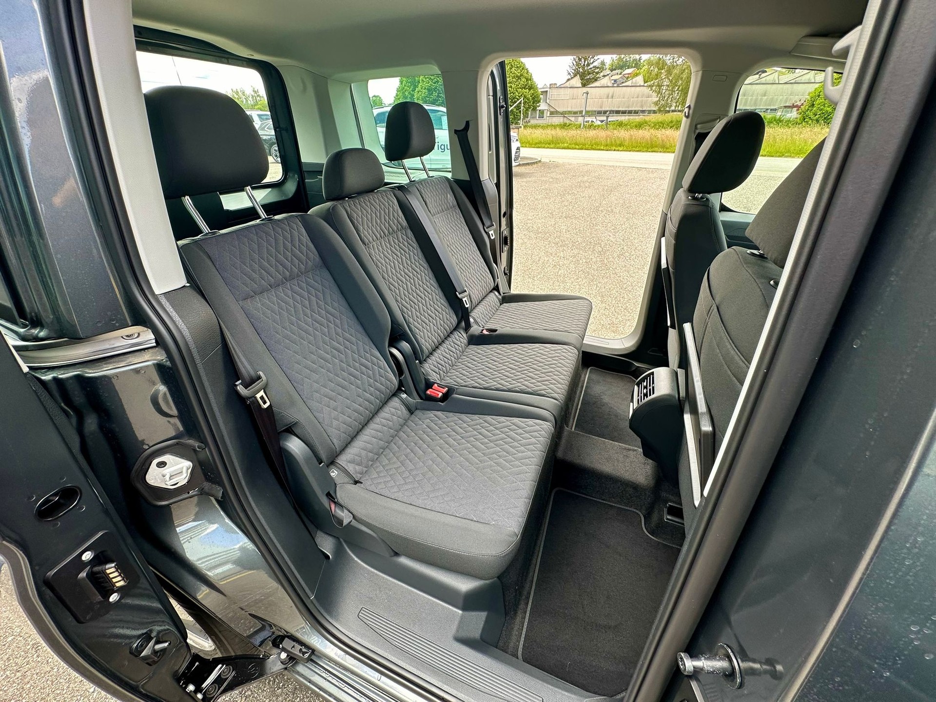 VW Caddy 1.5 TSI Life DSG-image-27