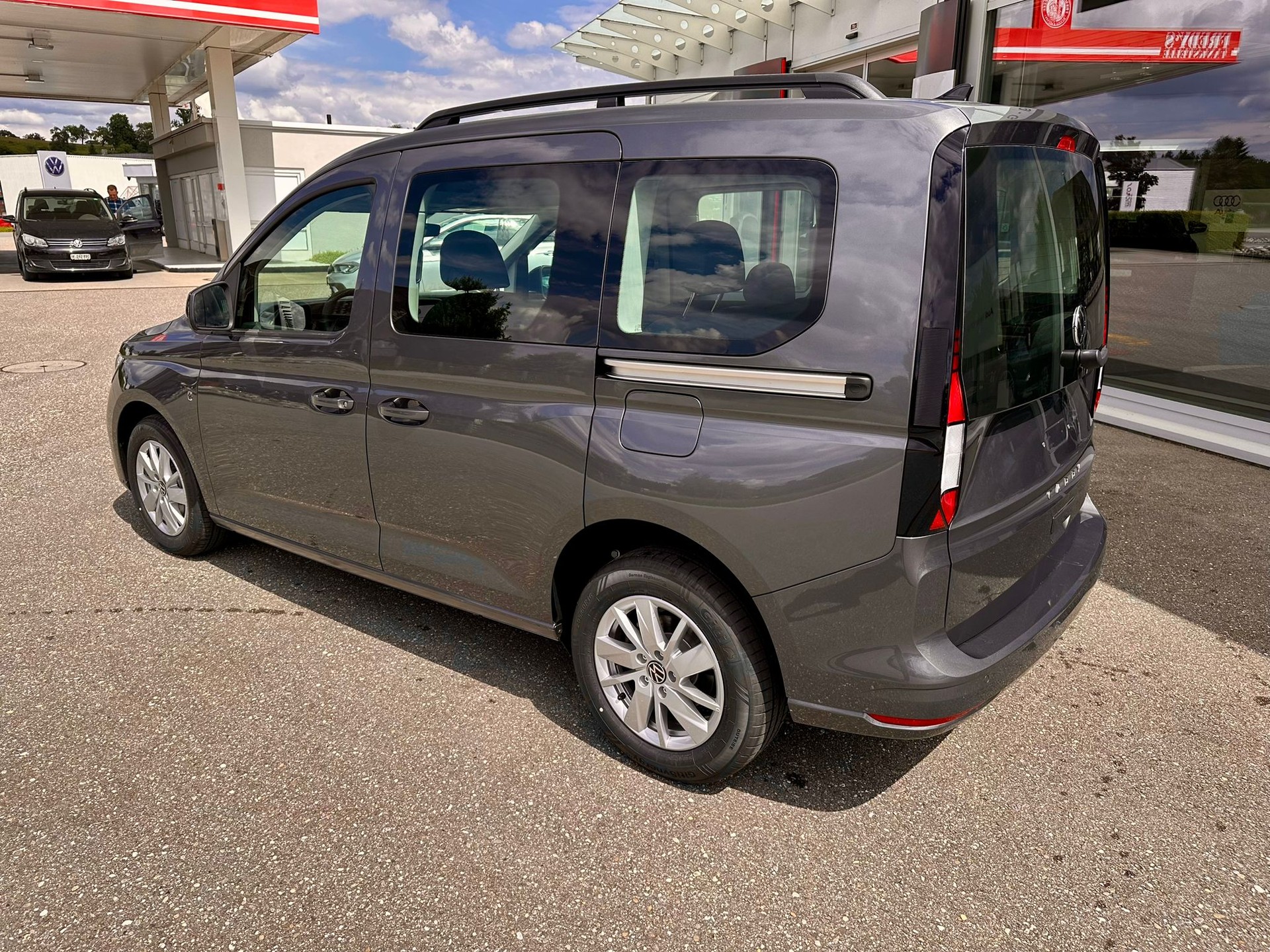 VW Caddy 1.5 TSI Life DSG-image-3
