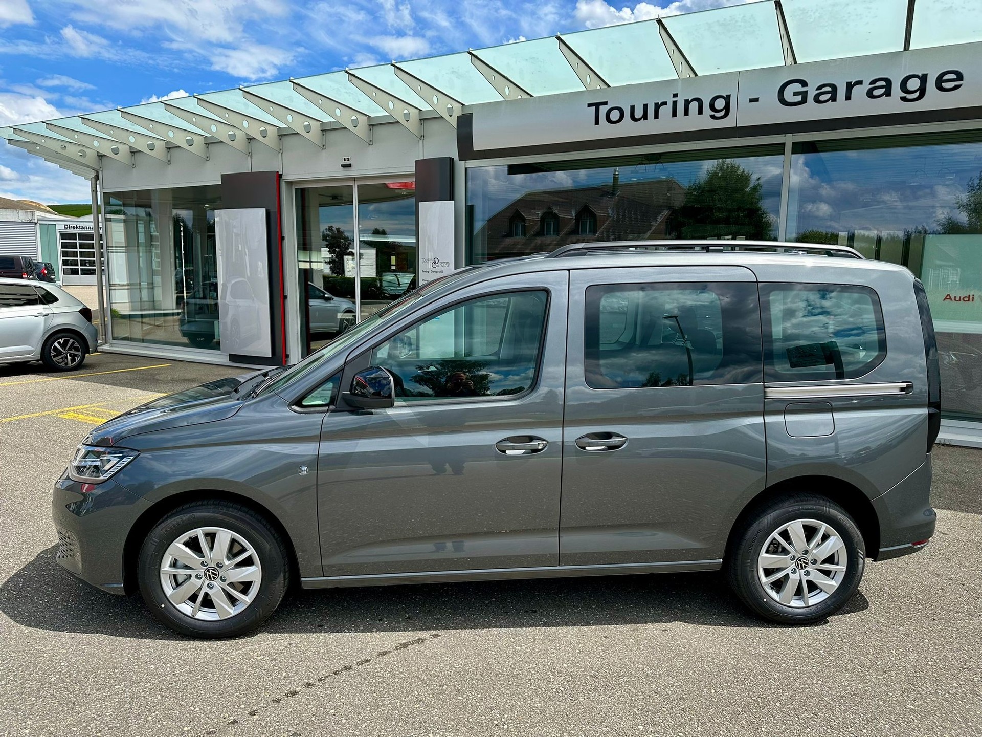 VW Caddy 1.5 TSI Life DSG-image-1
