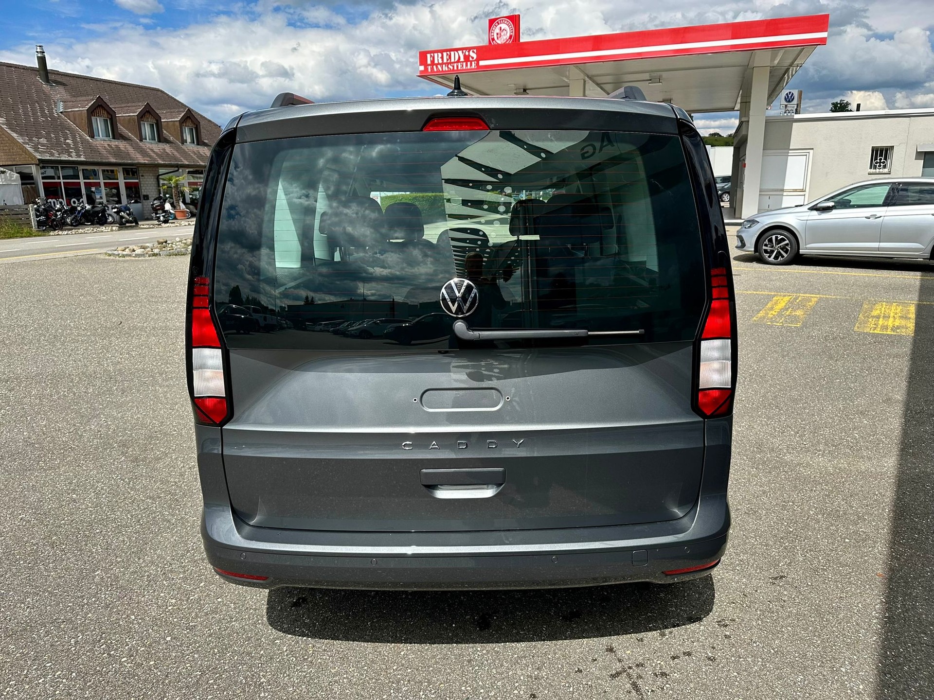 VW Caddy 1.5 TSI Life DSG-image-4