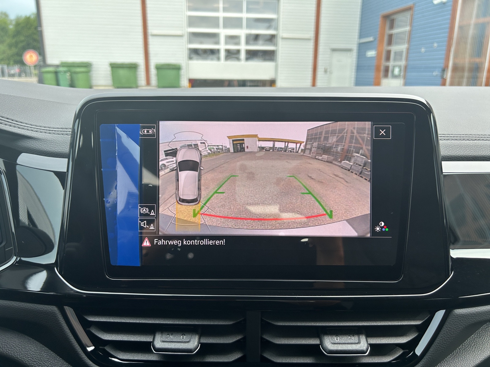 VW T-Roc 2.0 TSI R-Line DSG 4Motion-image-12