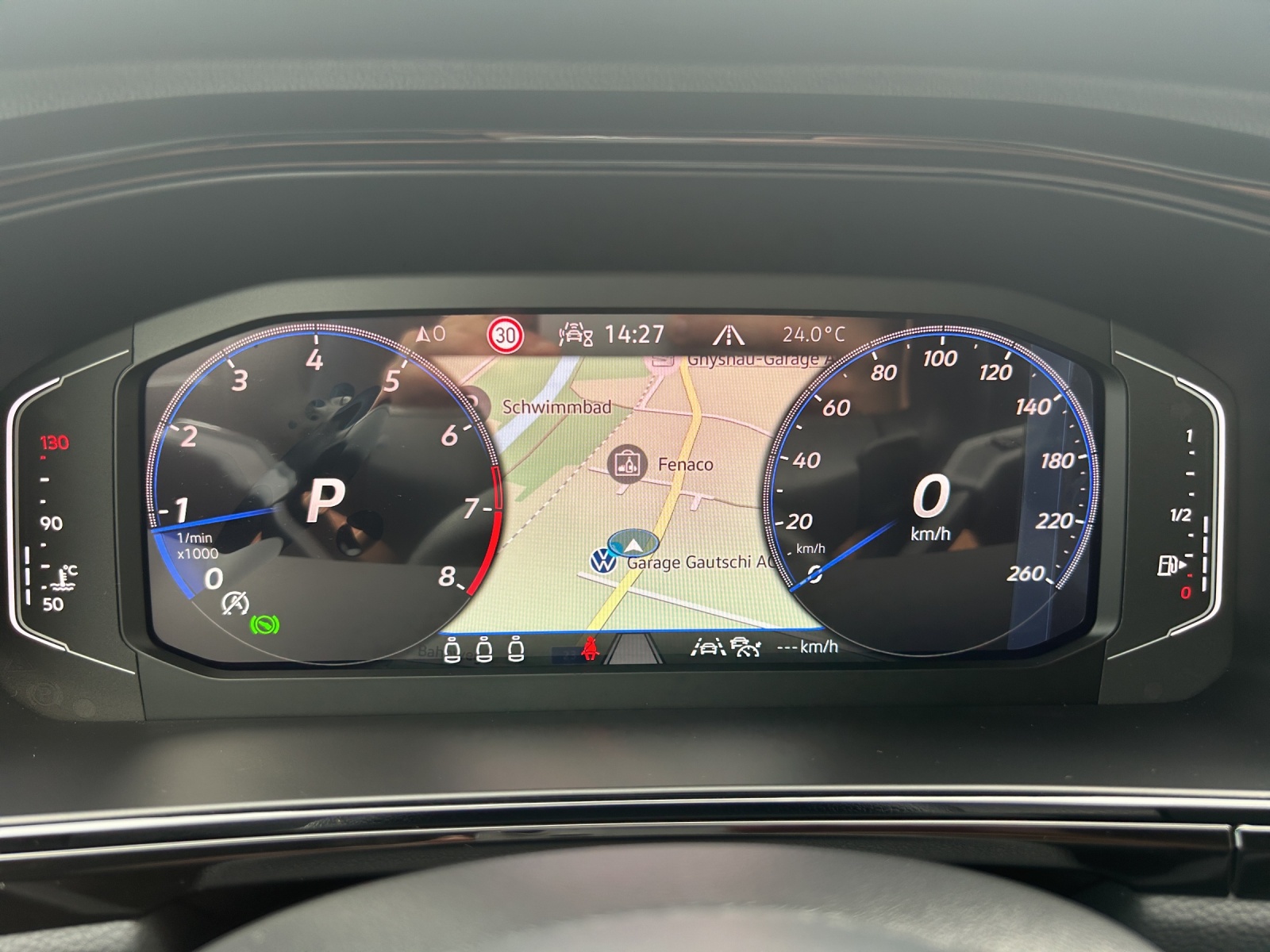 VW T-Roc 2.0 TSI R-Line DSG 4Motion-image-11