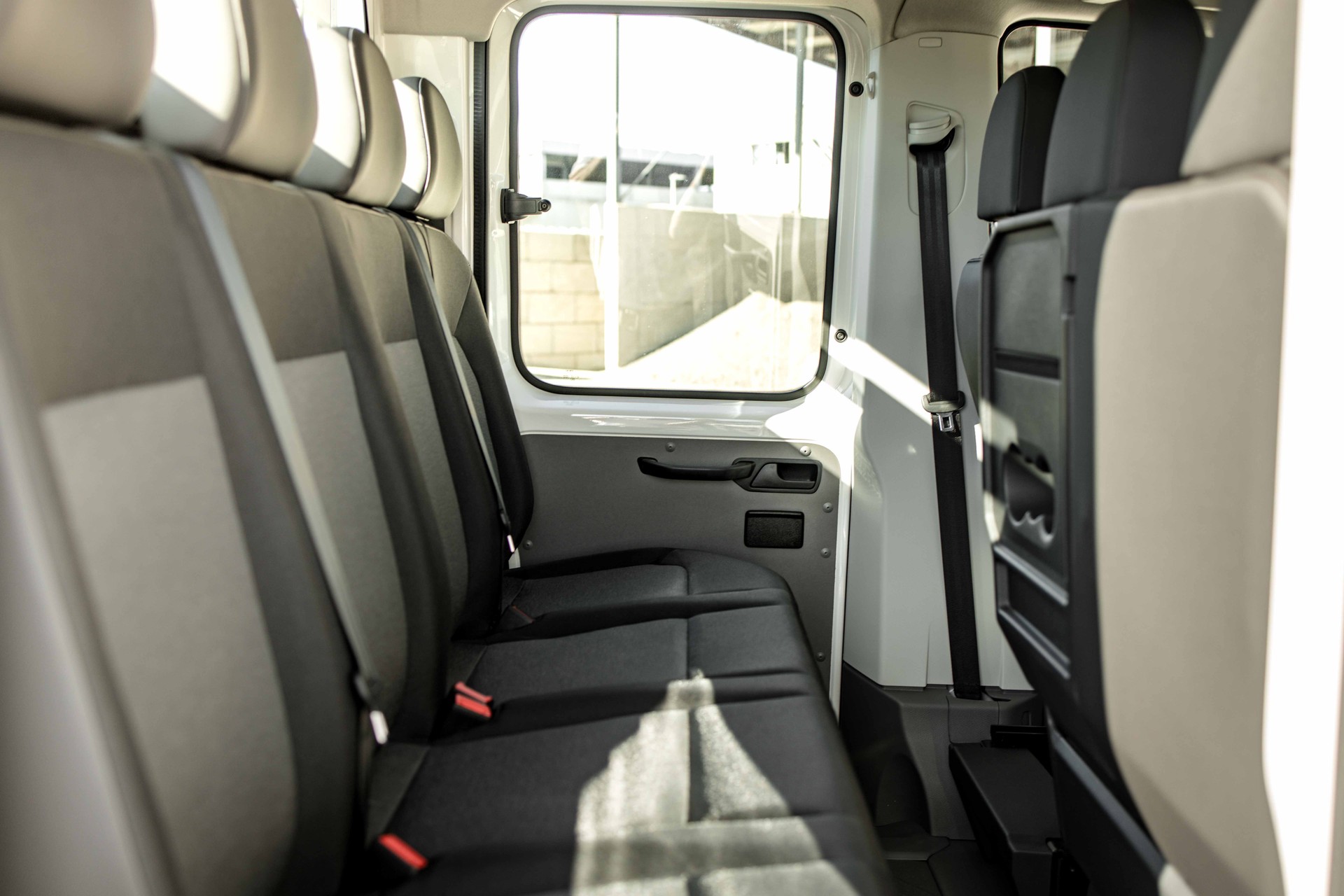 VW Crafter 35 2.0 TDI L3 HD-image-8