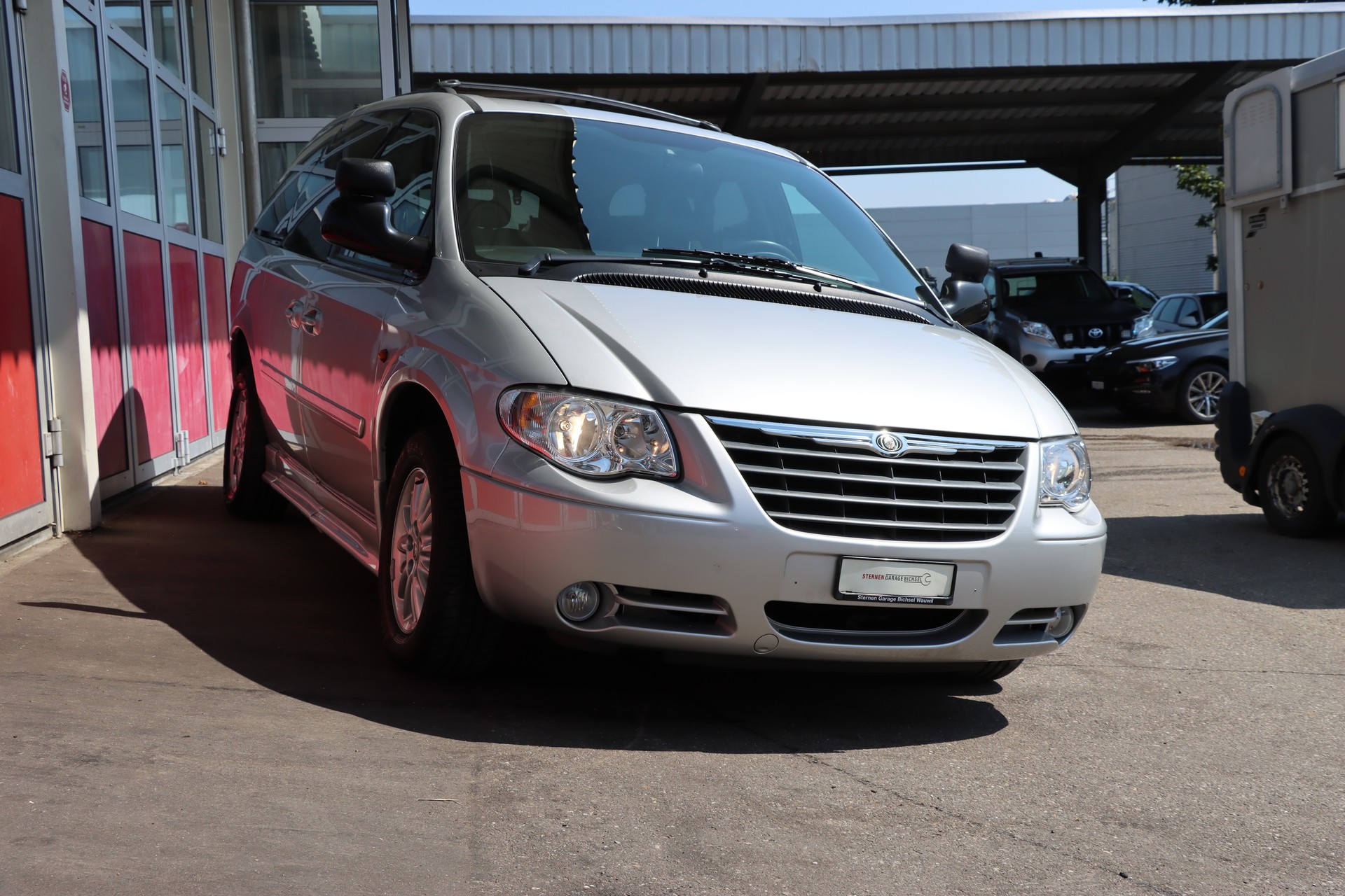 CHRYSLER Paravan-image-3
