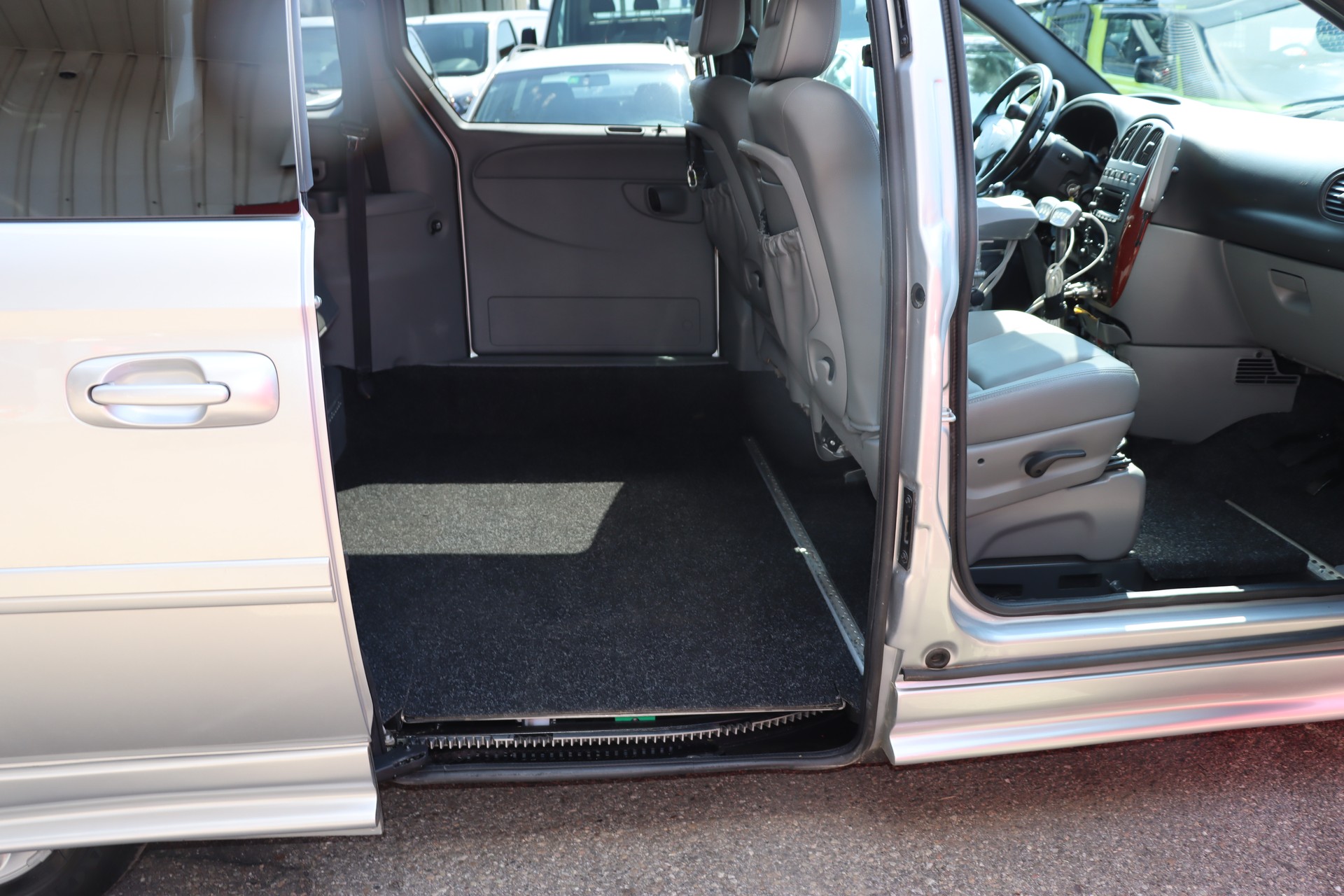 CHRYSLER Paravan-image-20