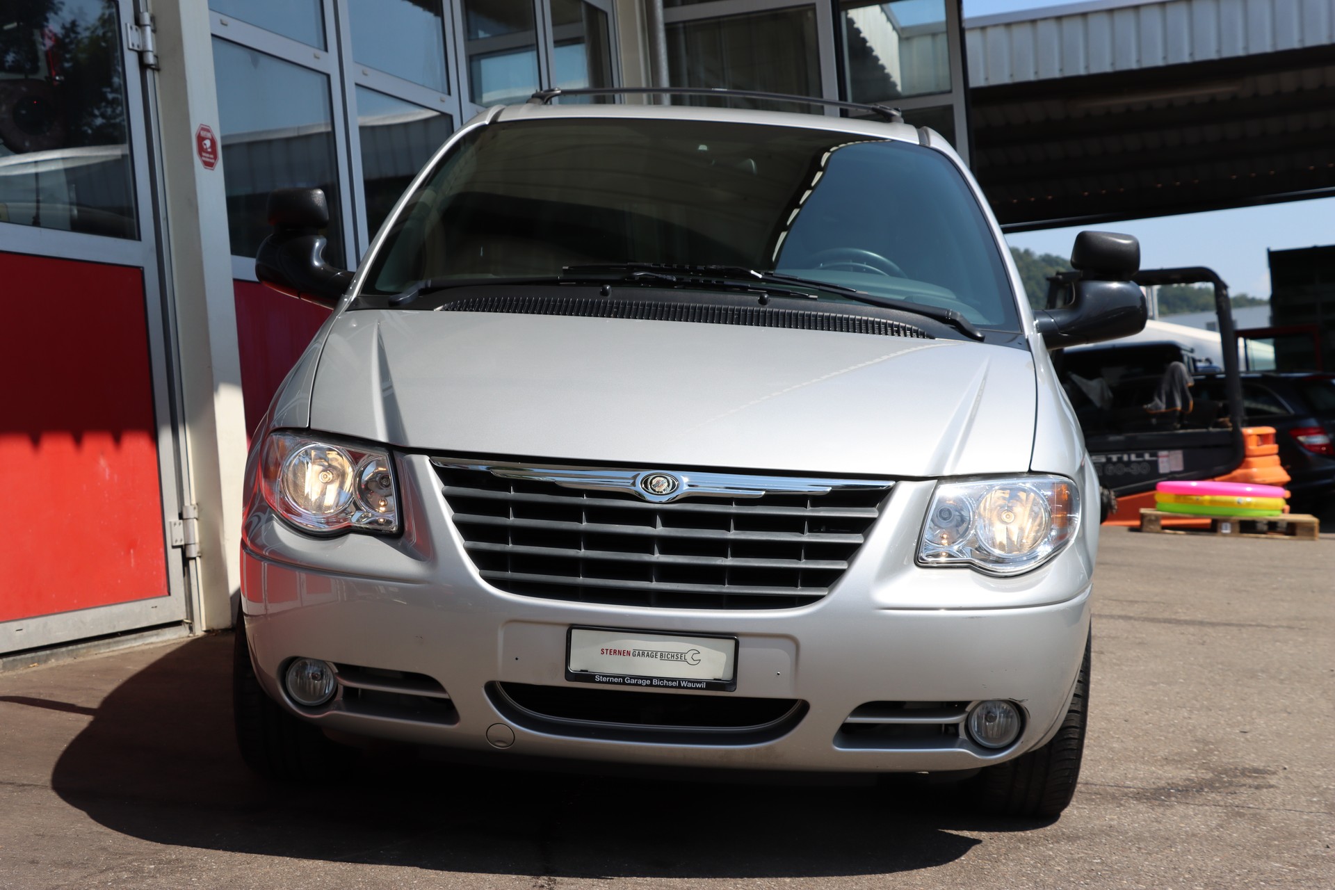 CHRYSLER Paravan-image-2