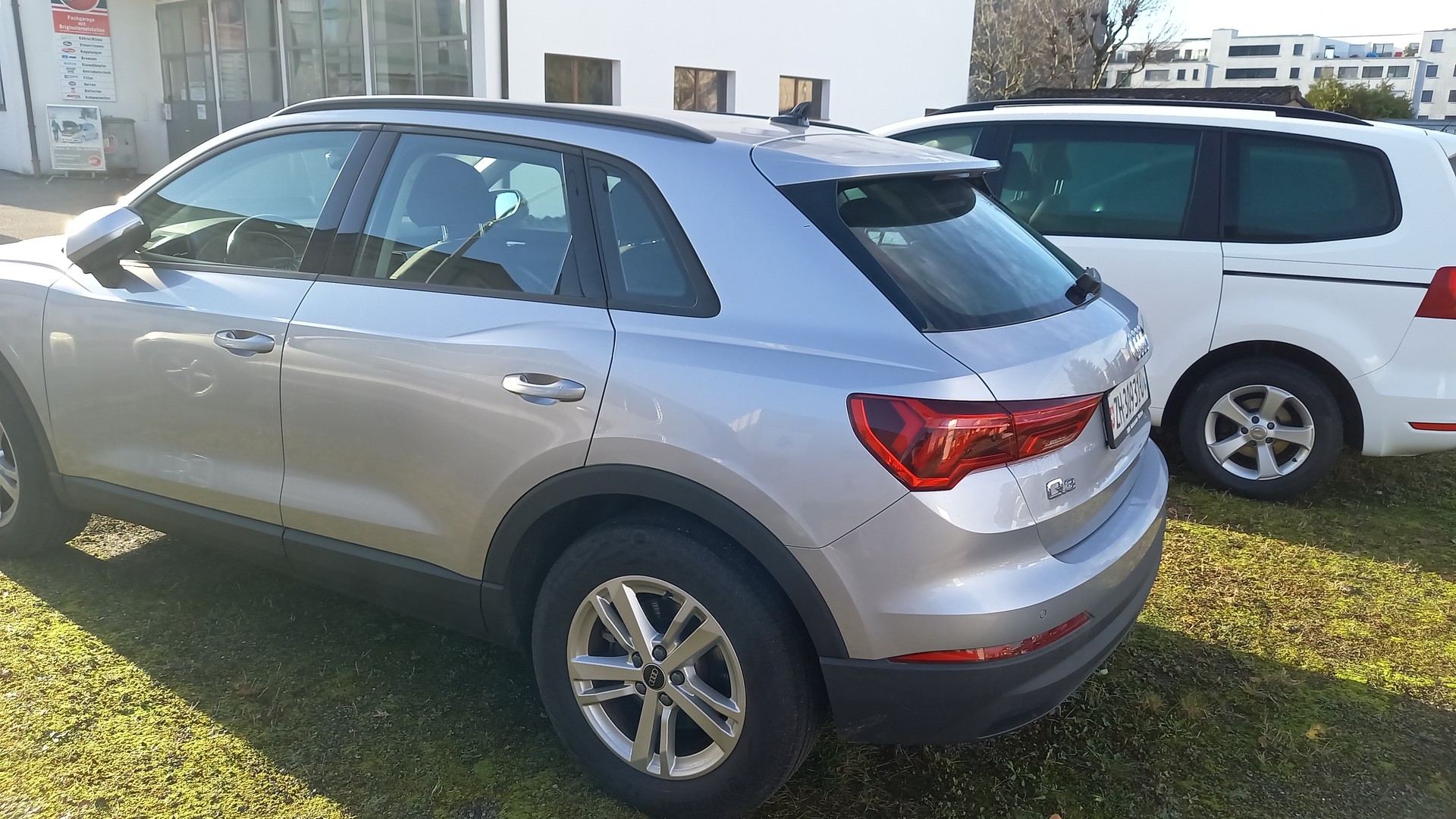 AUDI Q3 40 TDI quattro S-tronic-image-4