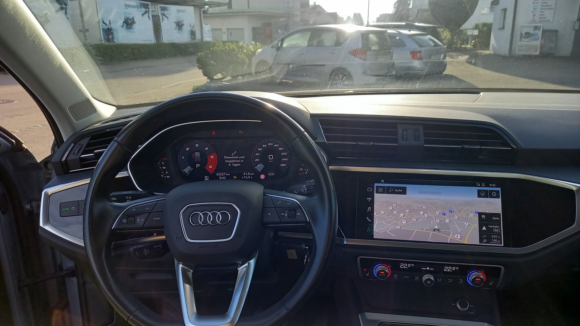AUDI Q3 40 TDI quattro S-tronic-image-6