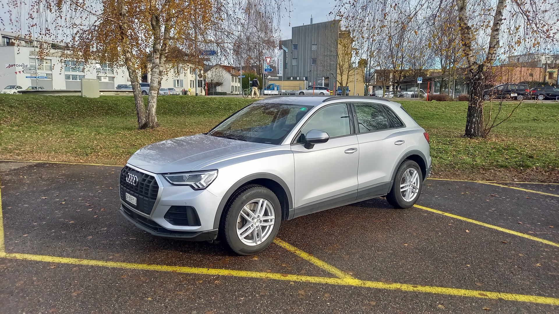 AUDI Q3 40 TDI quattro S-tronic-image-0