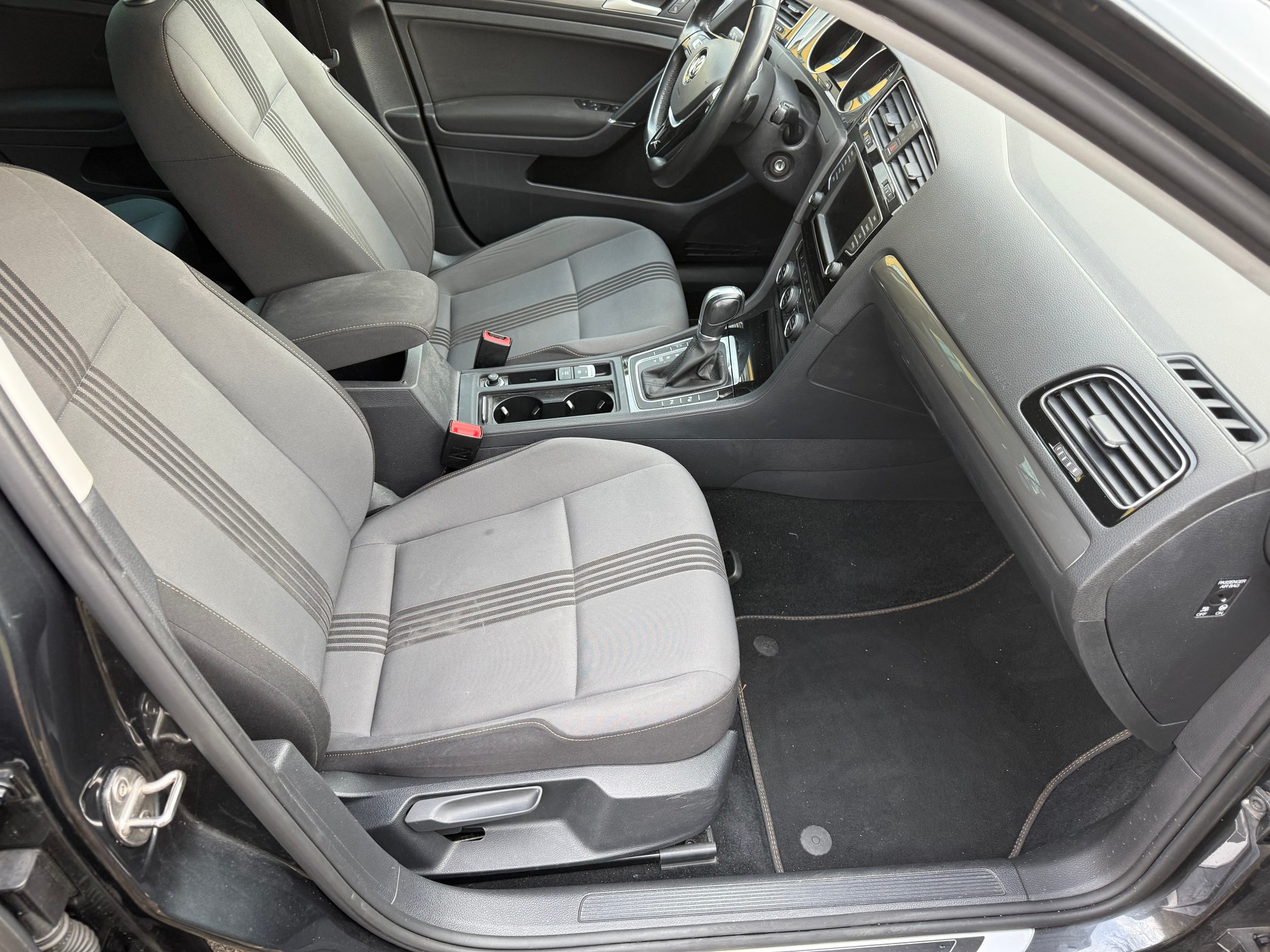 VW Golf 1.6 TDI Allstar DSG-image-5