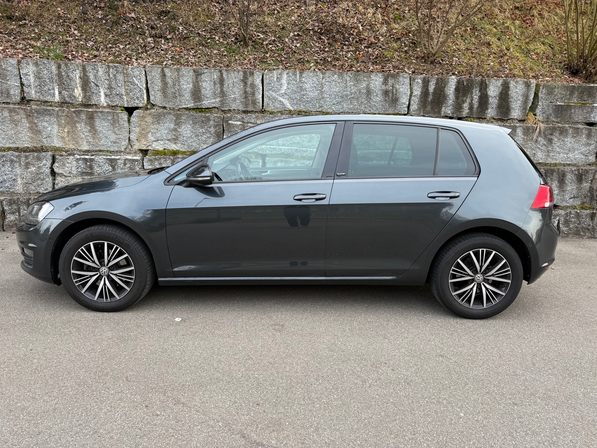 VW Golf 1.6 TDI Allstar DSG-image-8
