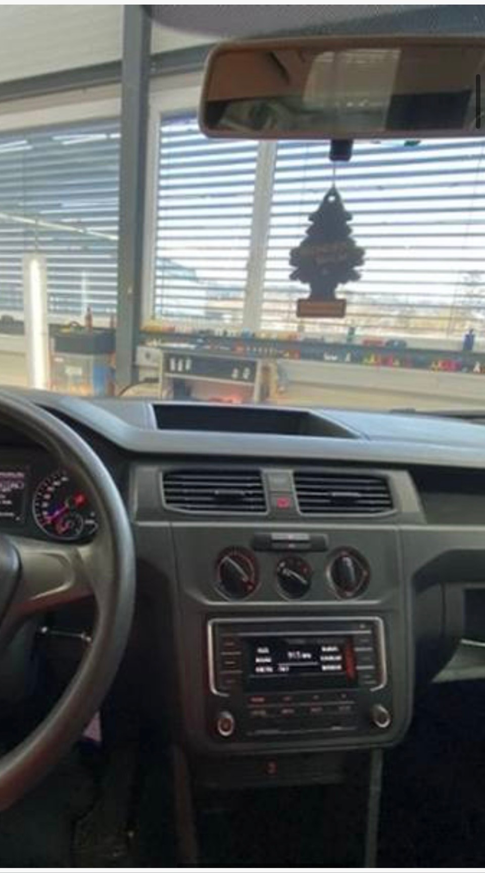 VW CADDY-image-5