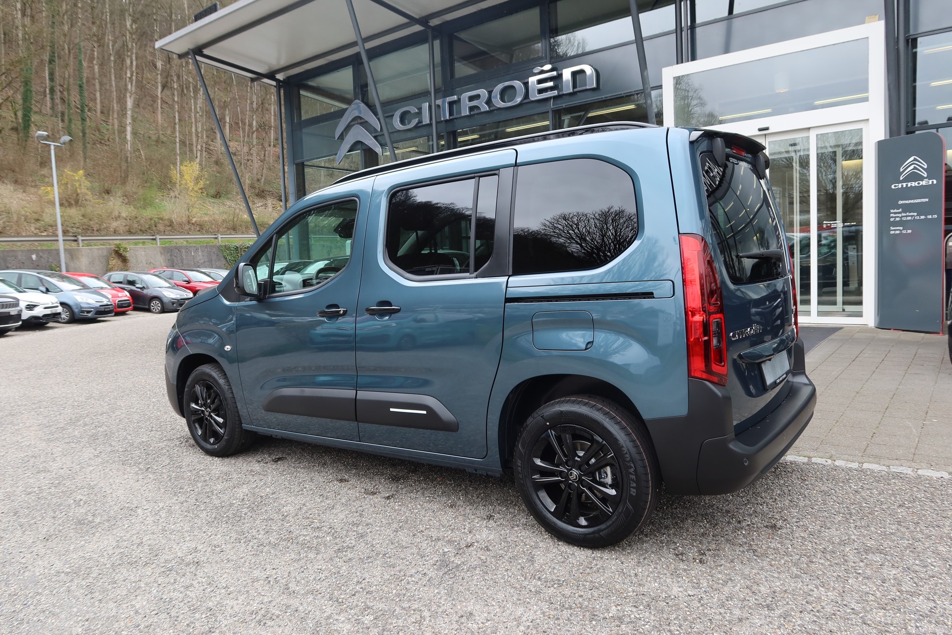 CITROEN Berlingo 1.5HDi Max EAT8-image-3