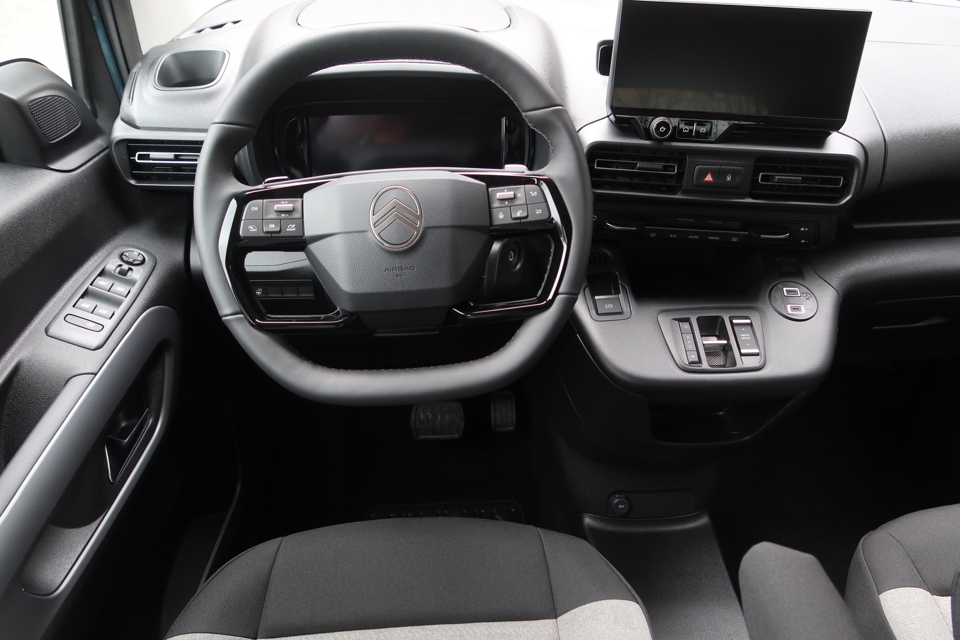 CITROEN Berlingo 1.5HDi Max EAT8-image-11
