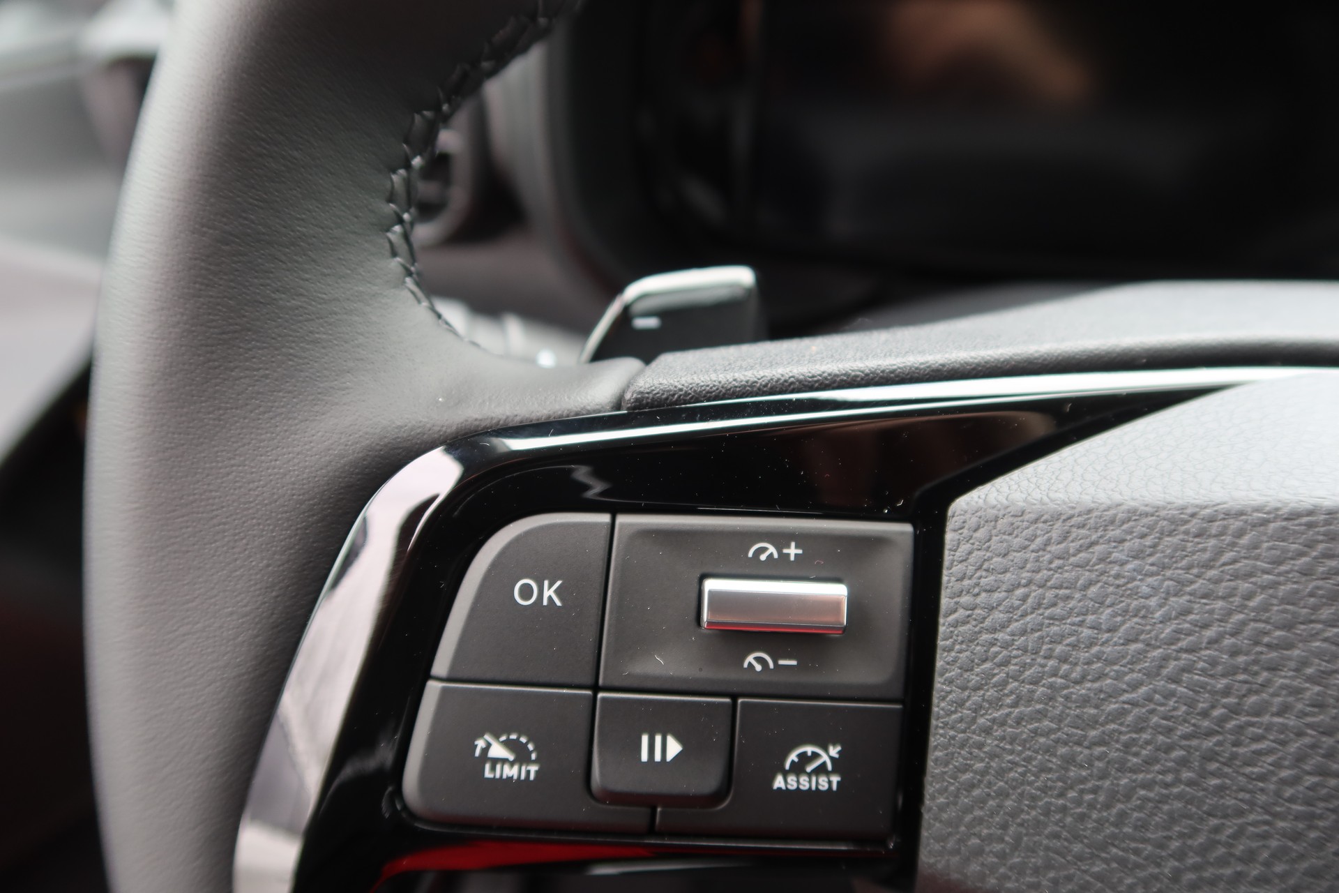 CITROEN Berlingo 1.5HDi Max EAT8-image-12