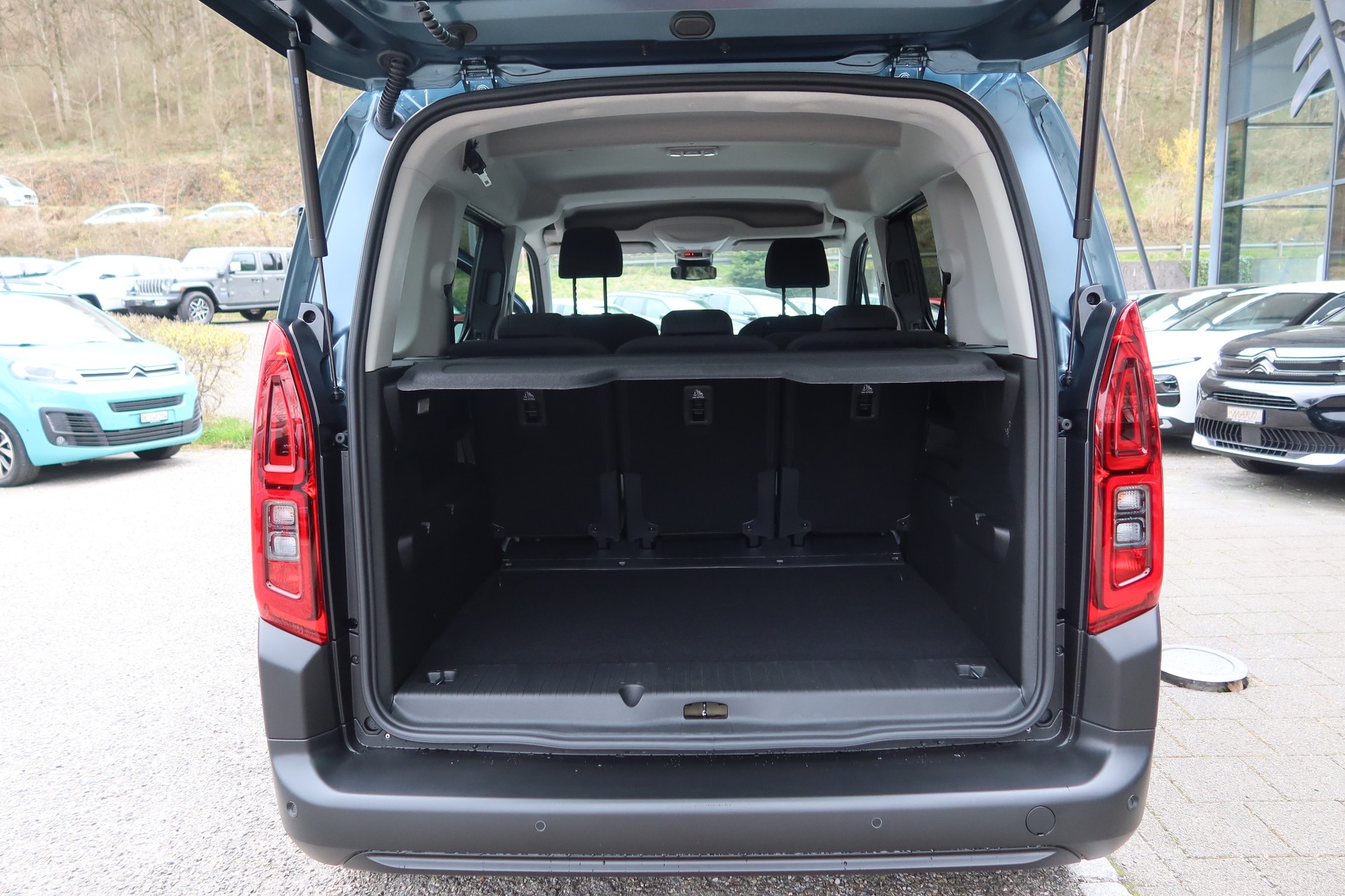 CITROEN Berlingo 1.5HDi Max EAT8-image-6