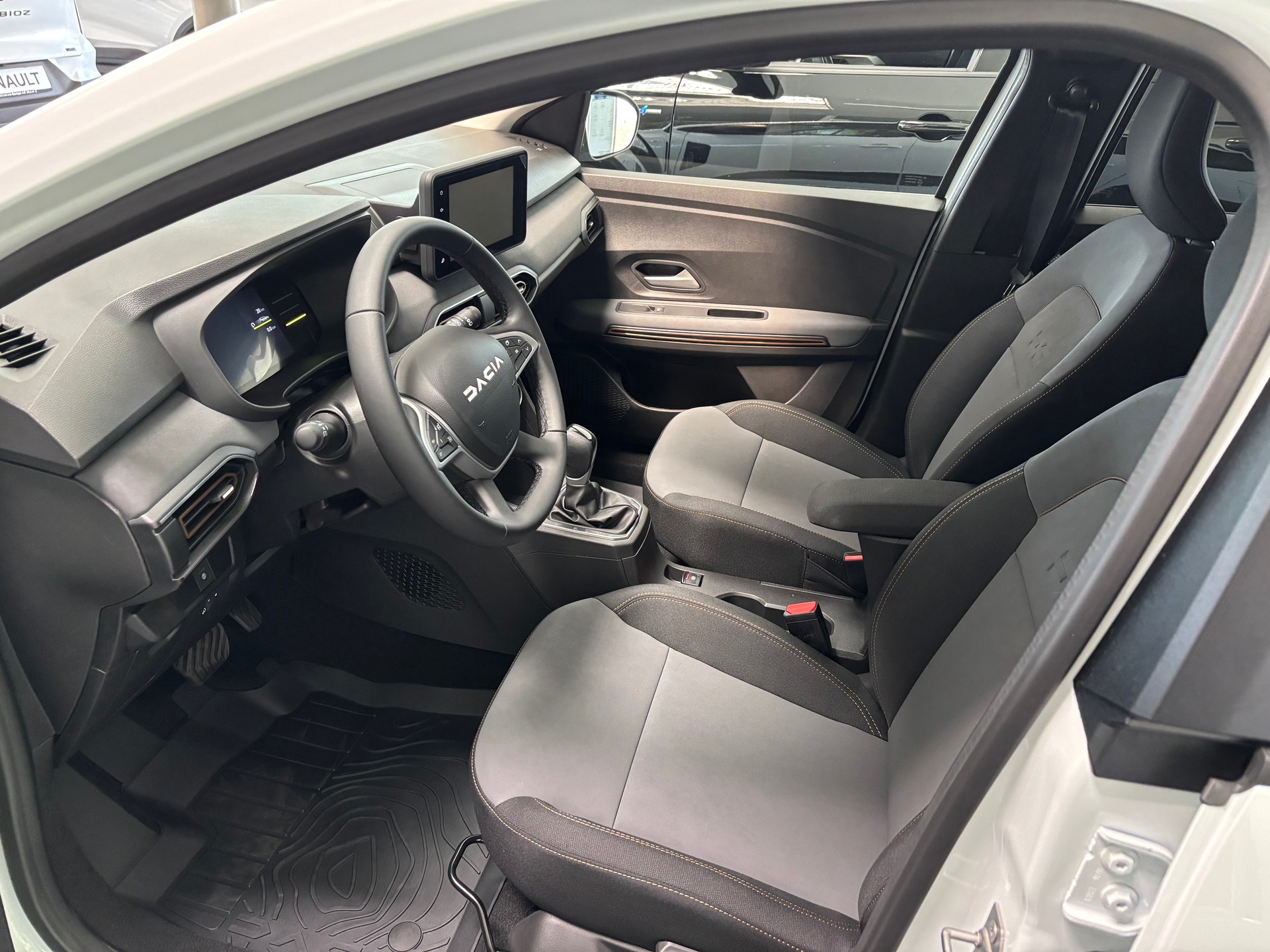DACIA Jogger Extreme Hybrid 140 7-Plätzer-image-6
