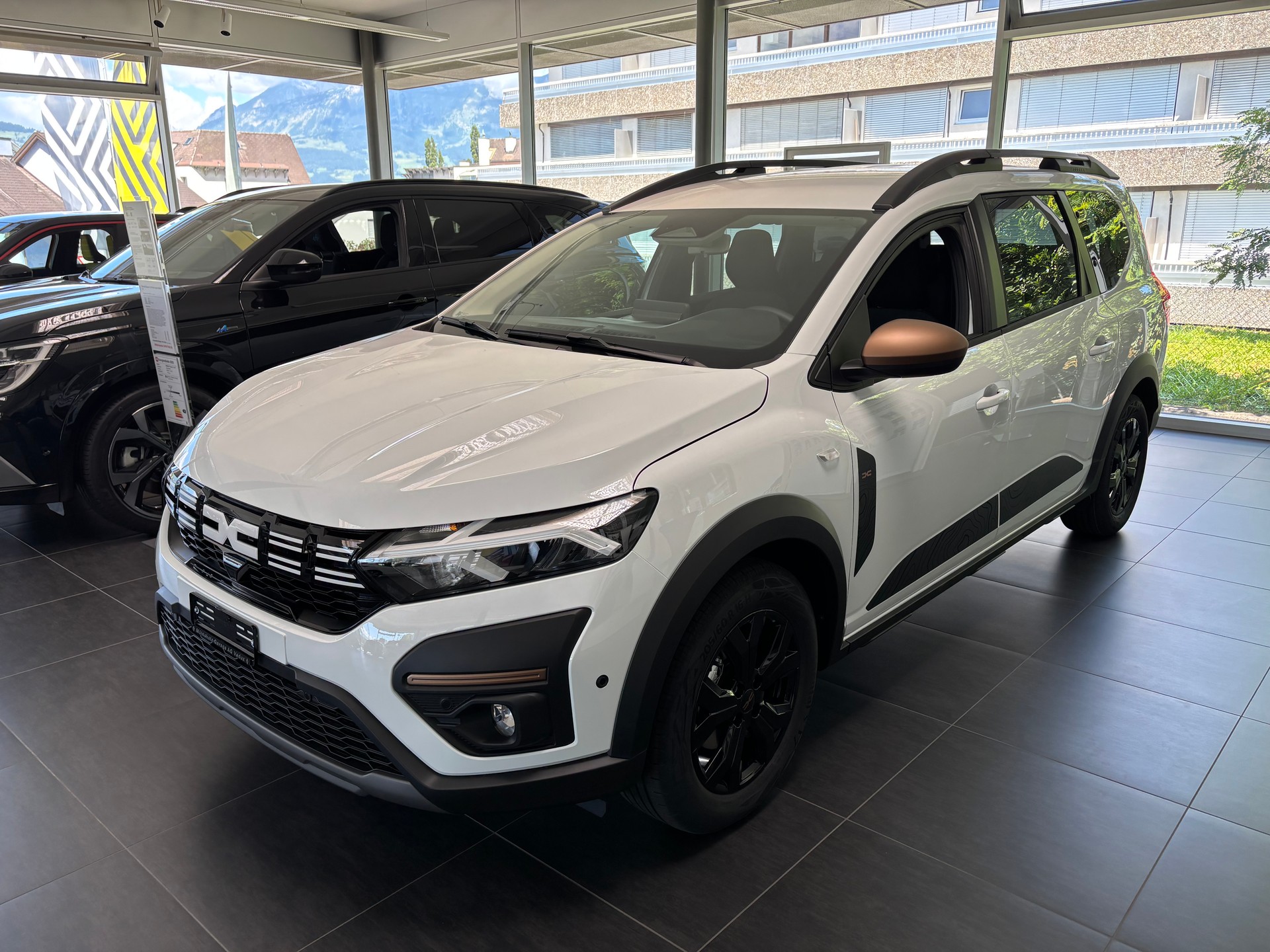 DACIA Jogger Extreme Hybrid 140 7-Plätzer-image-0