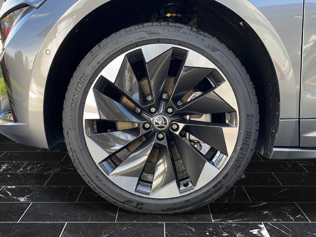 SKODA Enyaq iV 80 SportLine-image-9