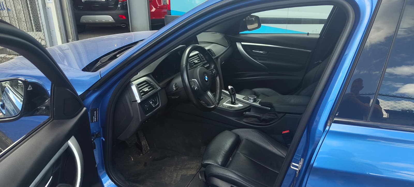 BMW 320d xDrive Touring Edition M Sport Steptronic-image-5