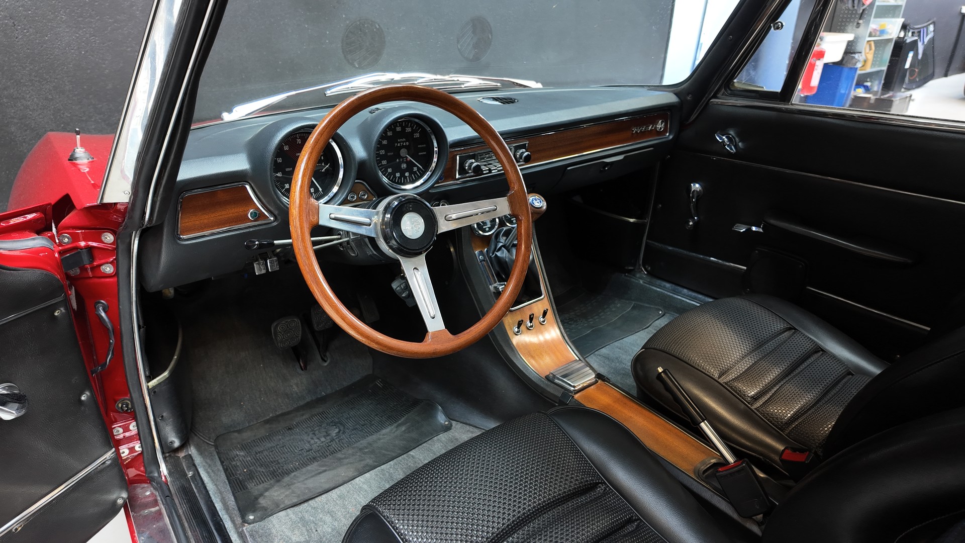 ALFA ROMEO 1750-image-10